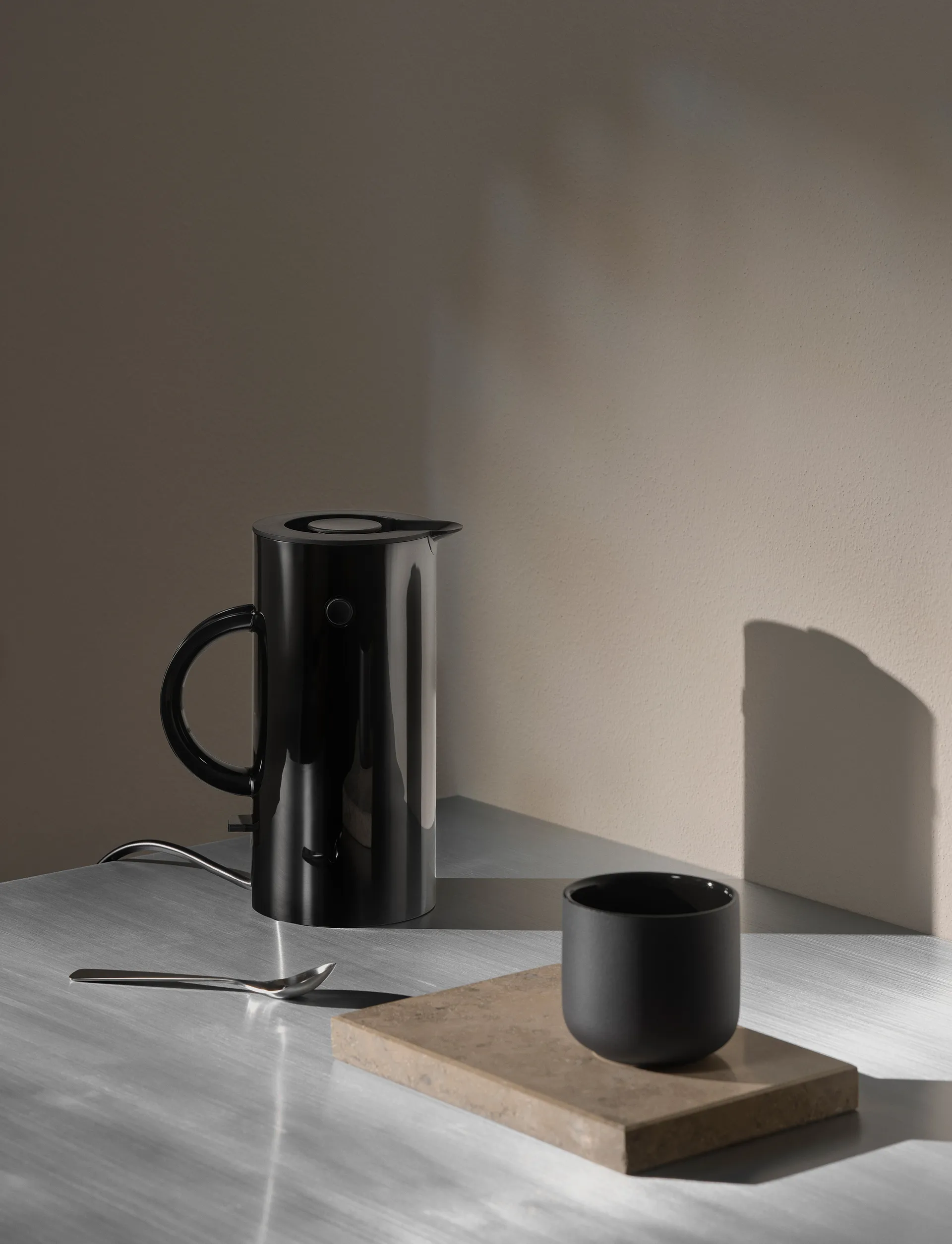 EM77 kettle (EU) 0.5 L, Black Stelton