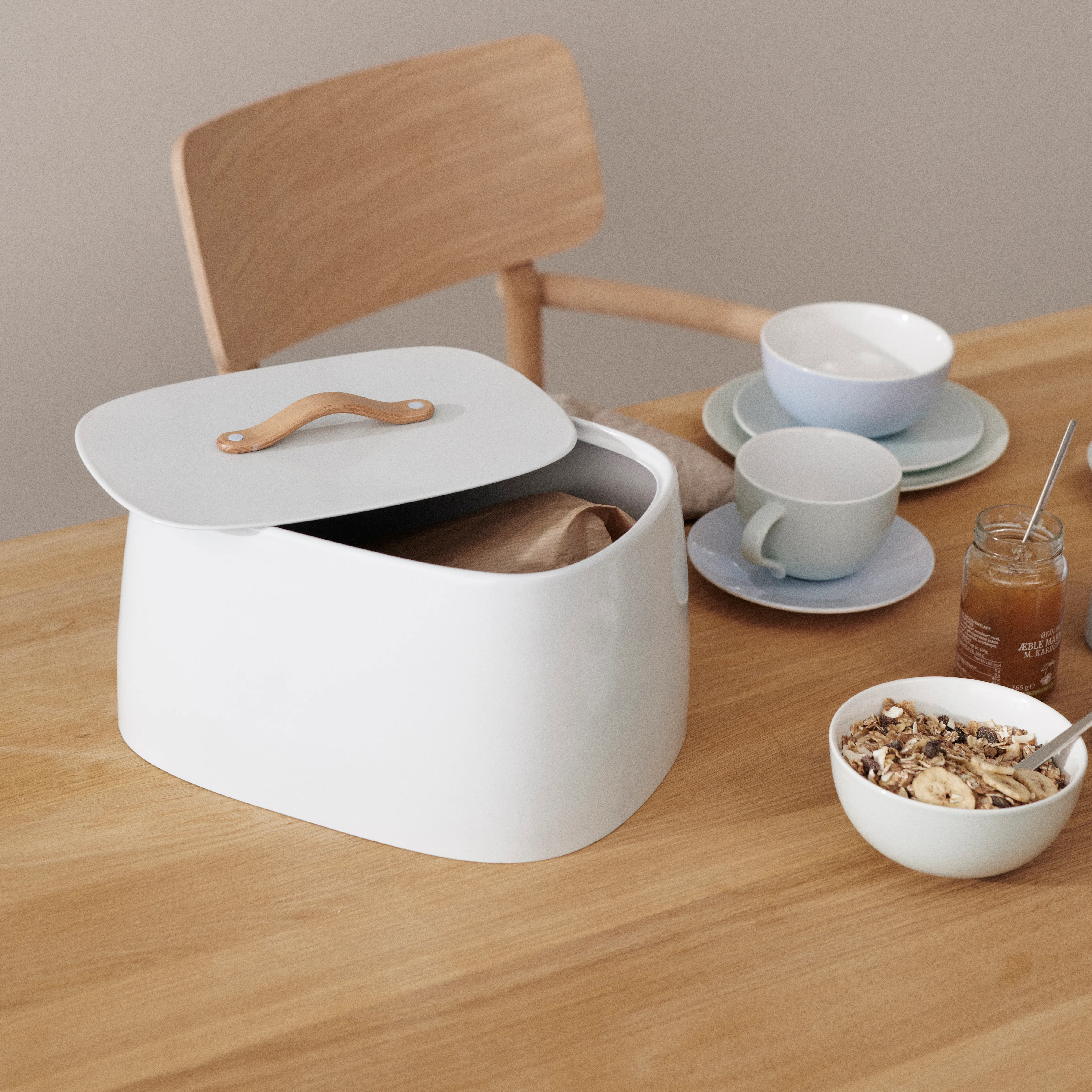Stelton ステルトン　Emma ブレッドボックス Emma bread box 24,5x32,5 cm from Stelton - NordicNest.com