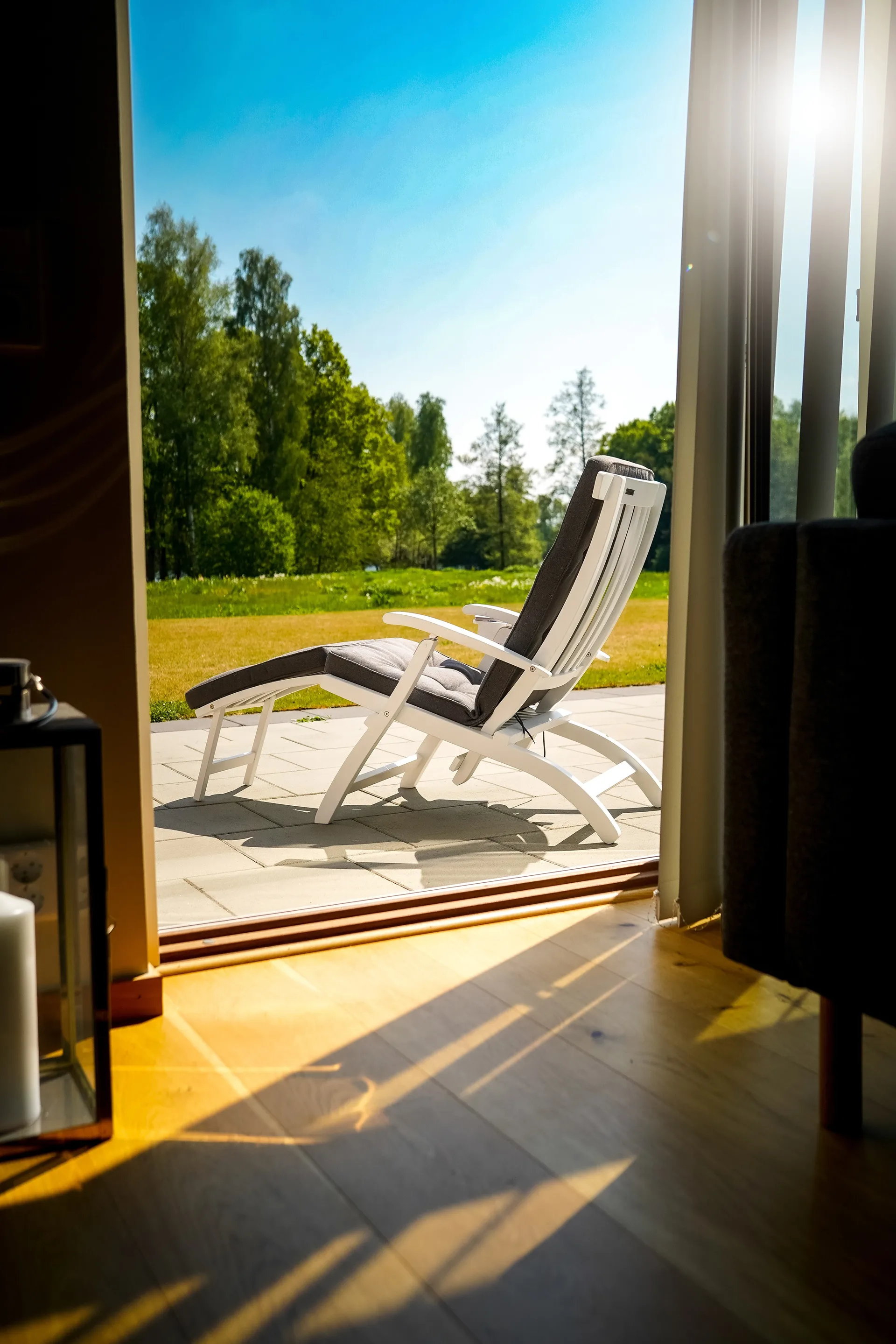 Lobby deck chair, Incl. tray and rain cover Stockamöllan