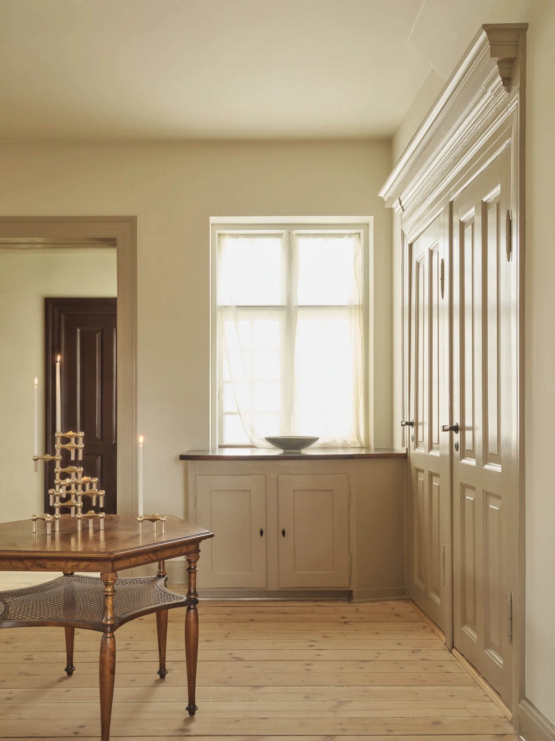 Nagel candle holder, Brushed brass STOFF