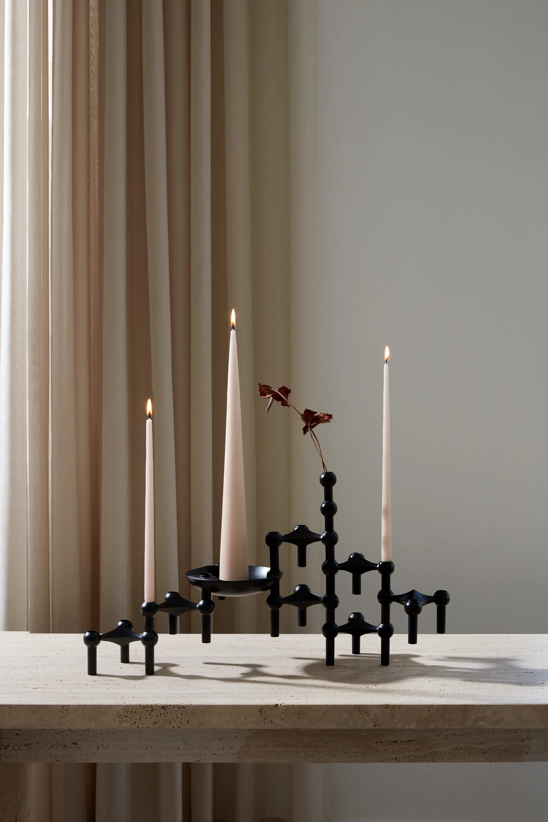 Nagel candle holder, matte black STOFF