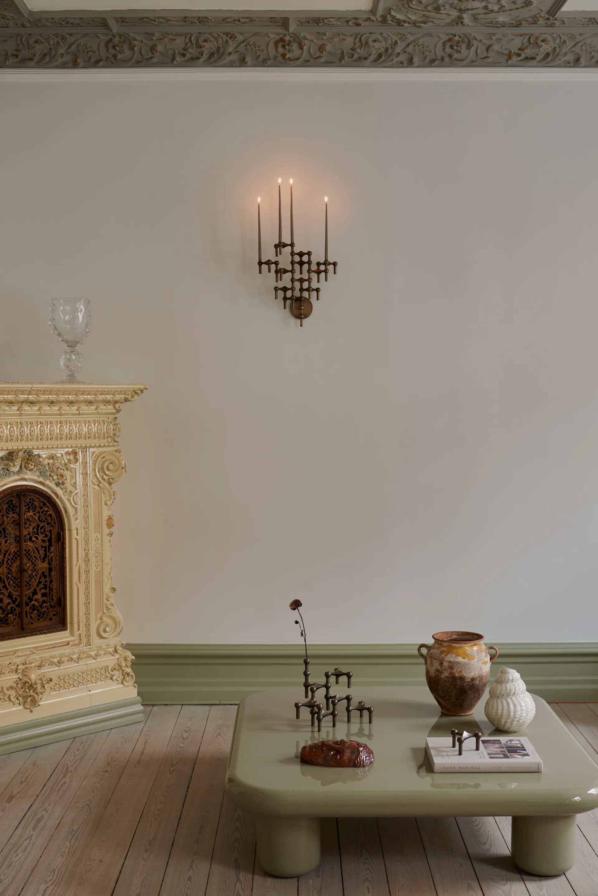 STOFF Nagel candle sticks wall, Bronzed brass STOFF