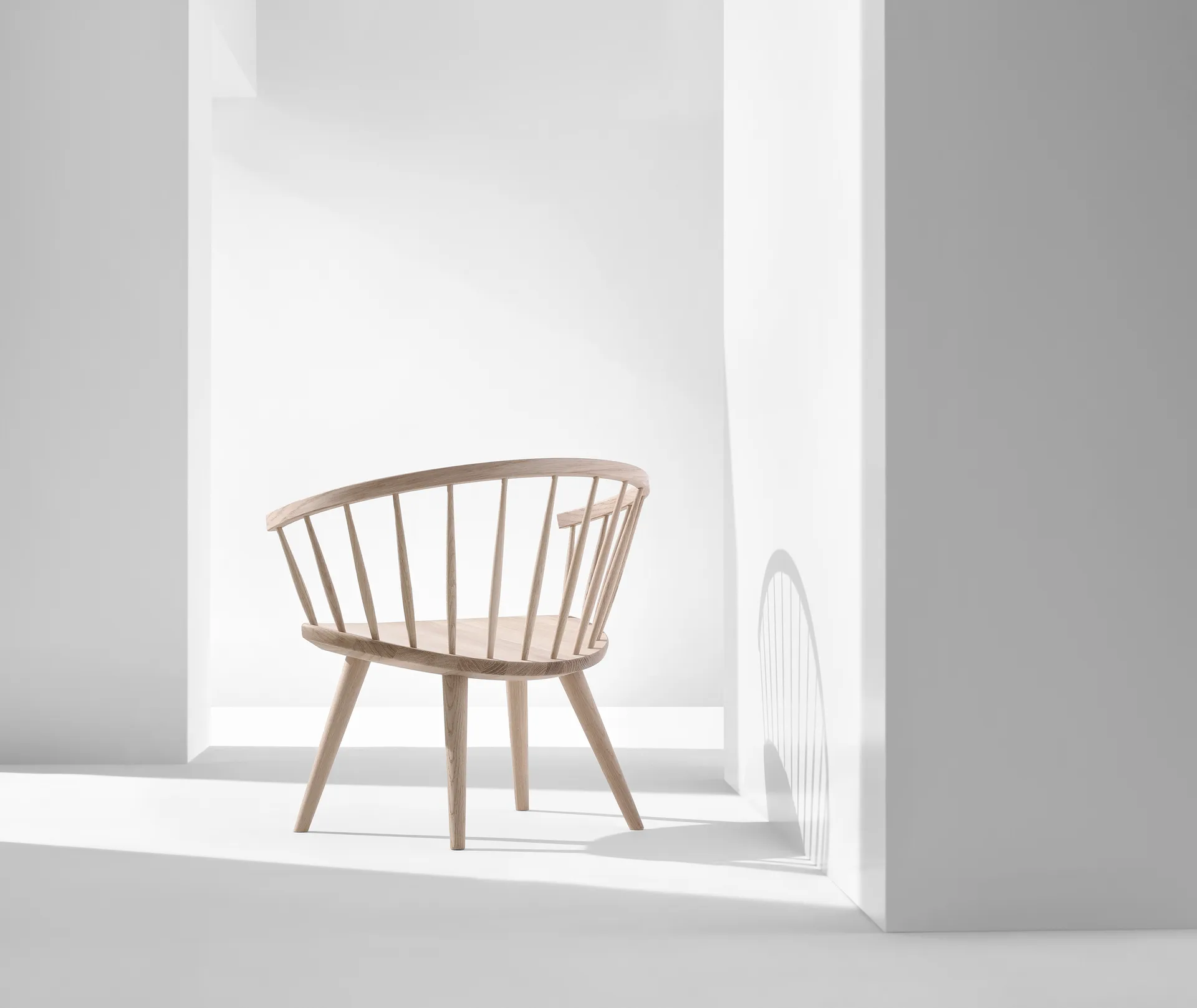 Arka lounge chair birch, Matte lacquer - light Stolab