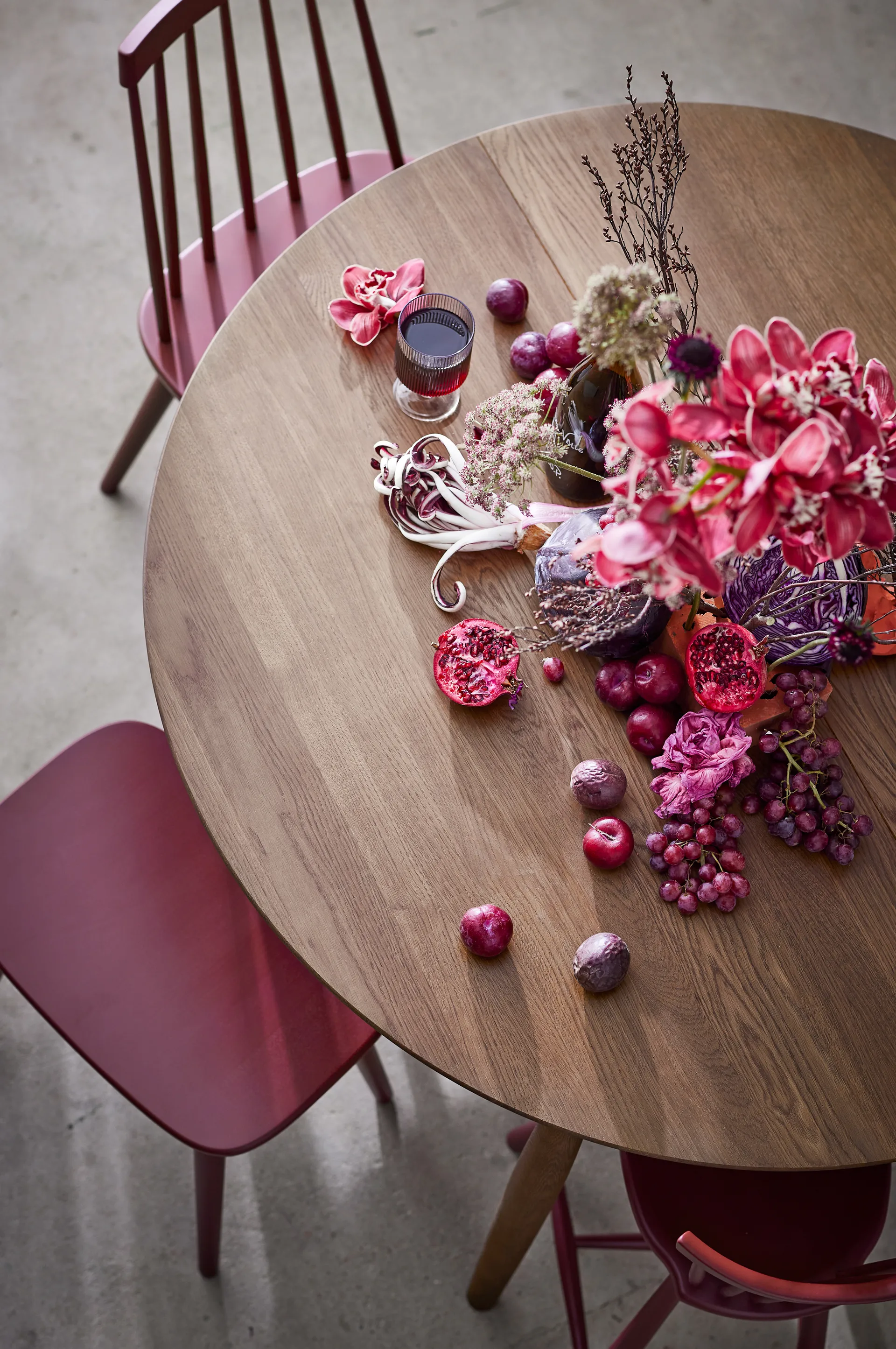 Carl dining table Ø115. divided, Smoked oak Stolab