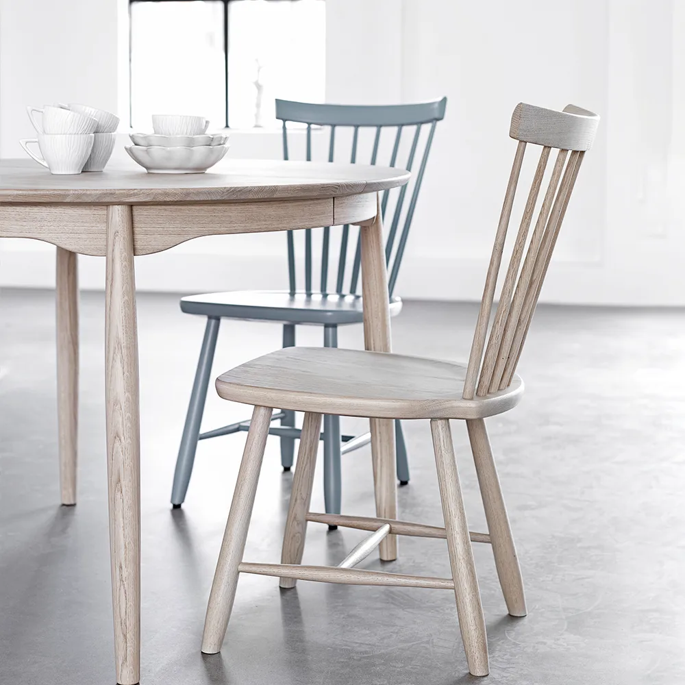 Carl dining table birch, white oiled. fixed disc (cannot dismantle) Stolab