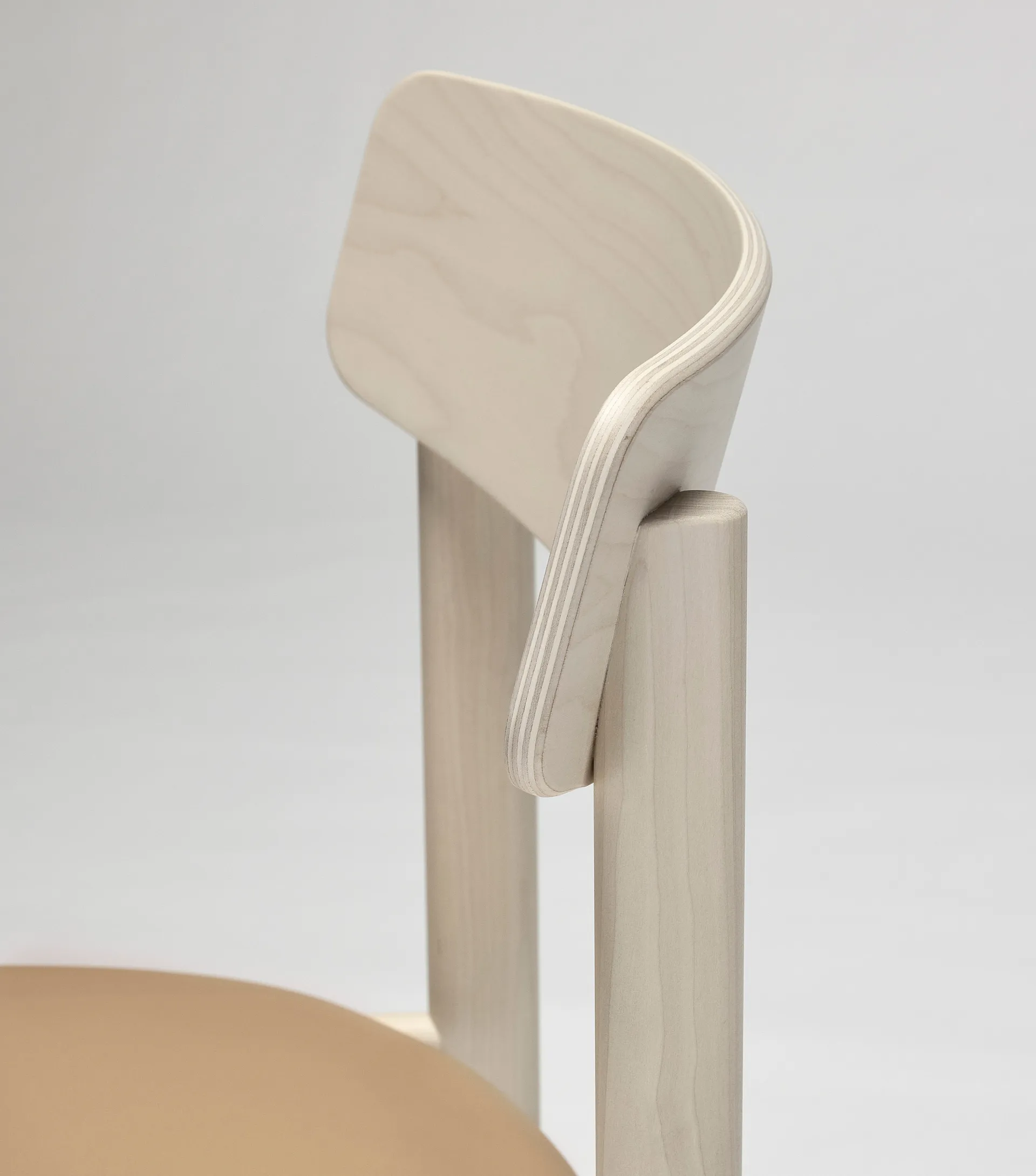 Pal chair, Birch light matte lacquer-Elmosoft 22030 Stolab