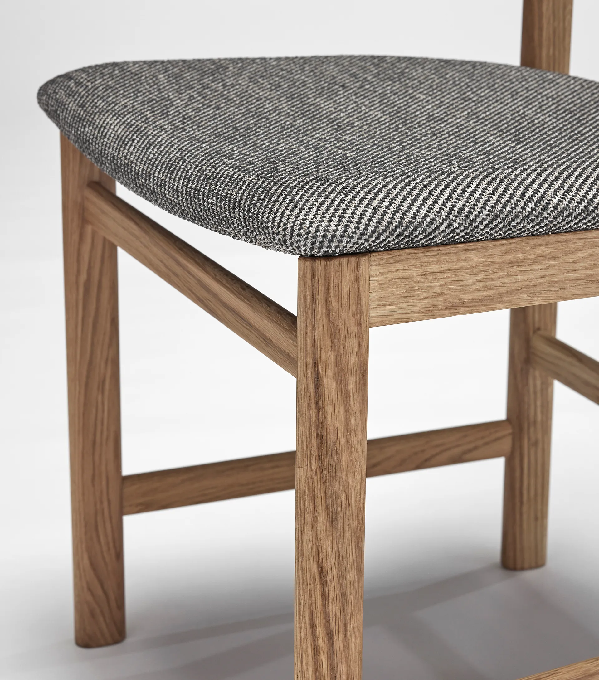 Pal chair, Oak natural oil-Tornado V3576/02 Stolab