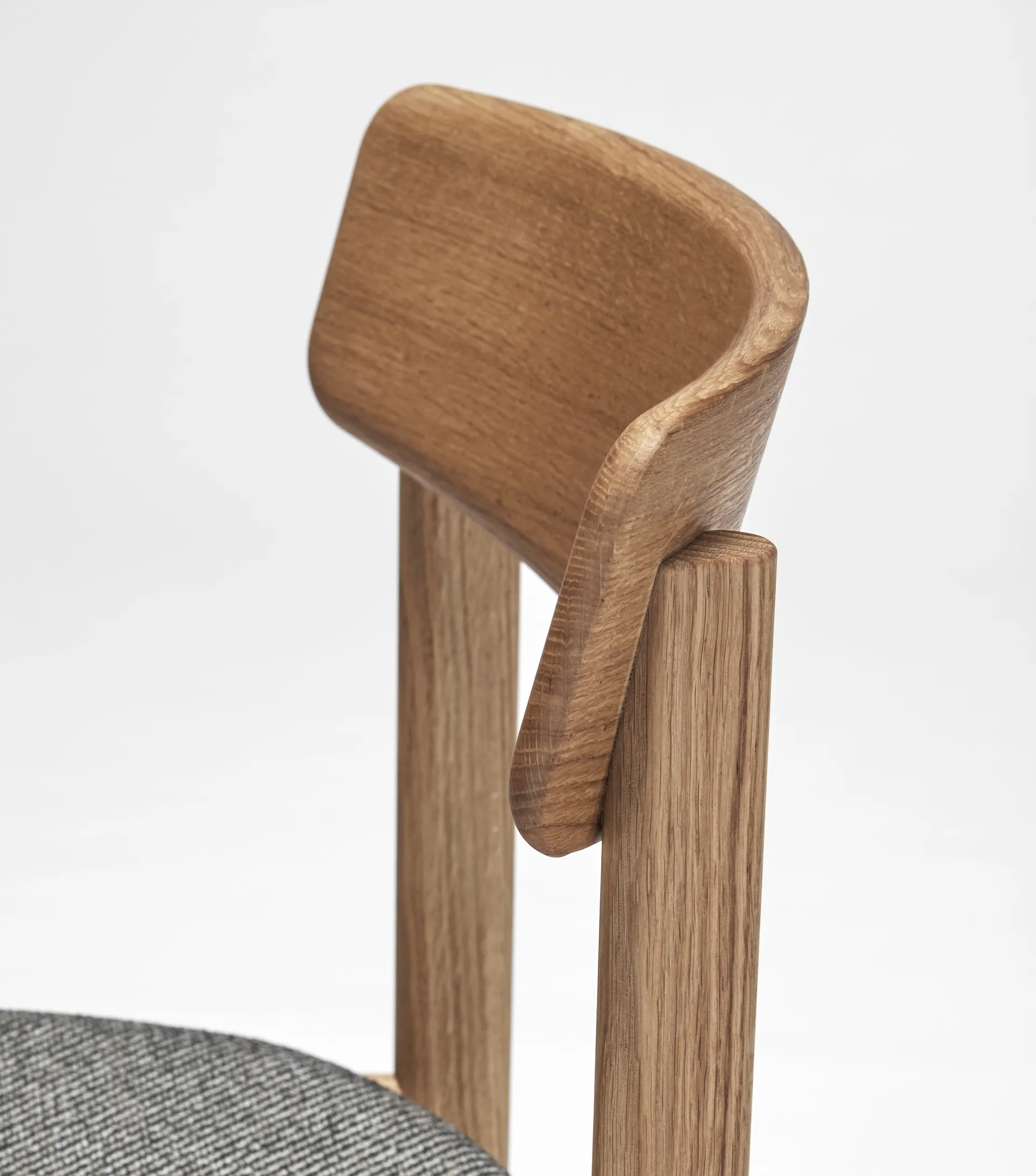 Pal chair, Oak natural oil-Tornado V3576/02 Stolab