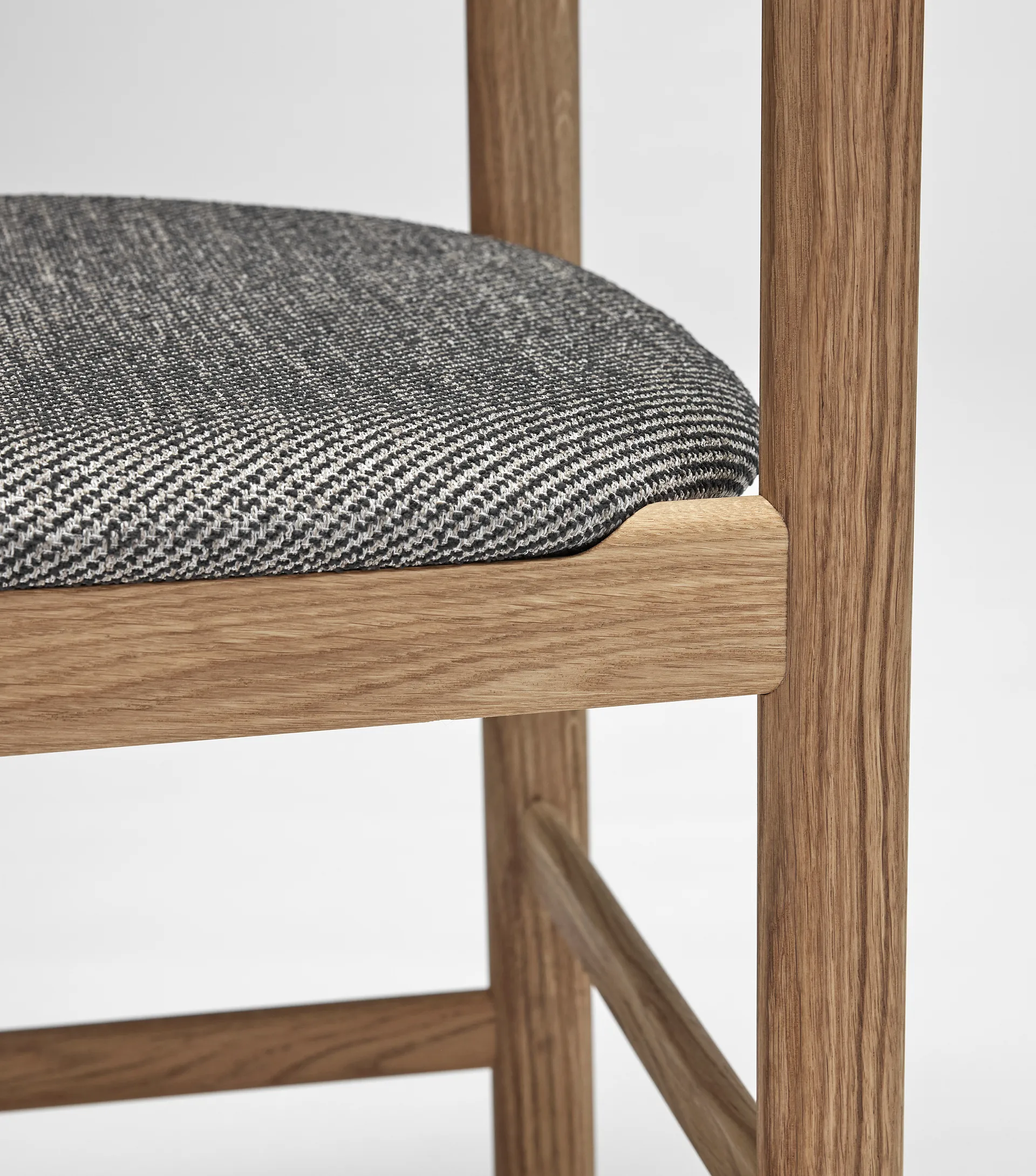 Pal chair, Oak natural oil-Tornado V3576/02 Stolab