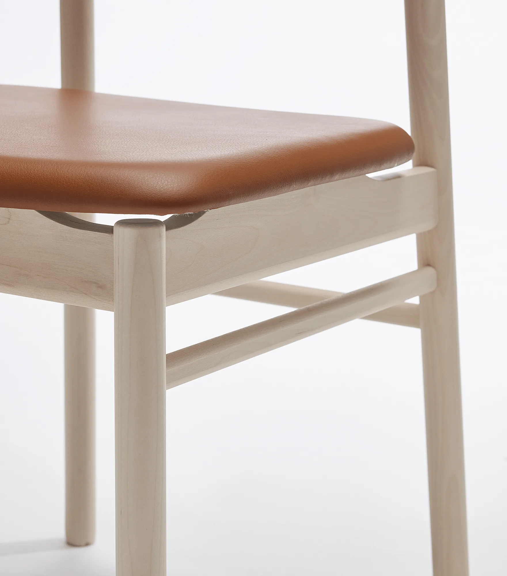 Prima Vista chair, Elmosoft leather 43807 cognac-birch light matte finish Stolab