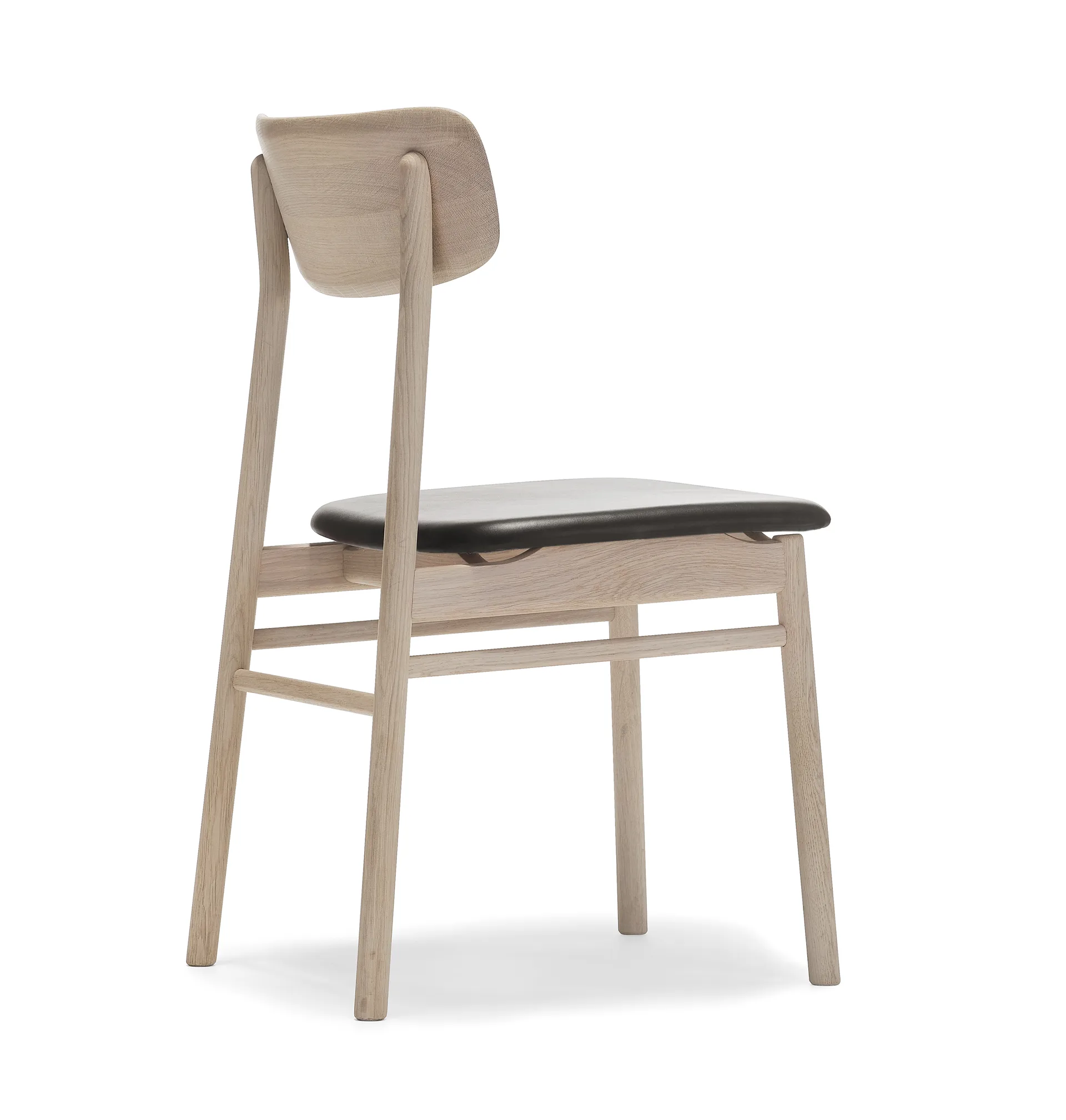 Prima Vista chair light matte lacquered oak, Leather elmotique 99001 black Stolab