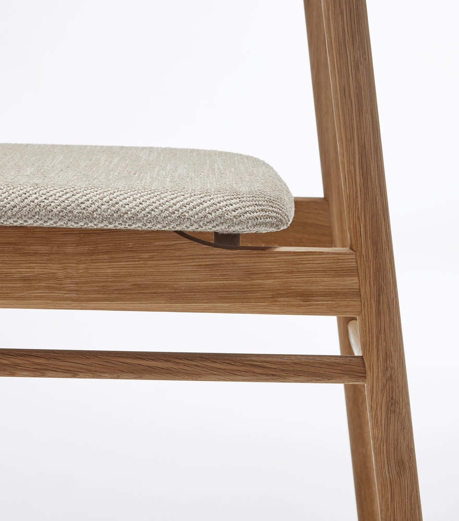 Prima Vista chair oiled oak, Textile Atto Driftwood V3576/01 grey Stolab