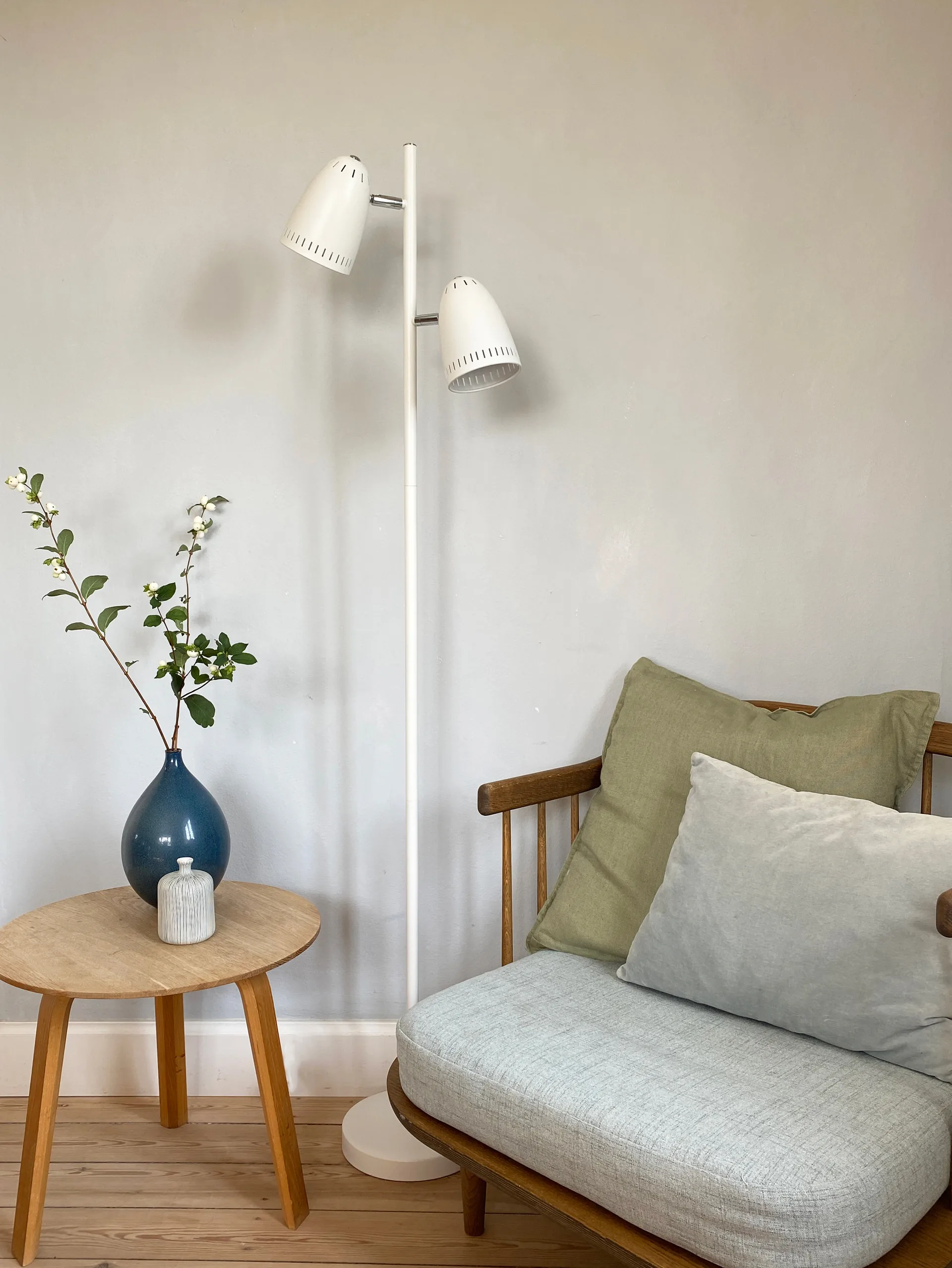 Dynamo Twin floor lamp, Almost Black Superliving