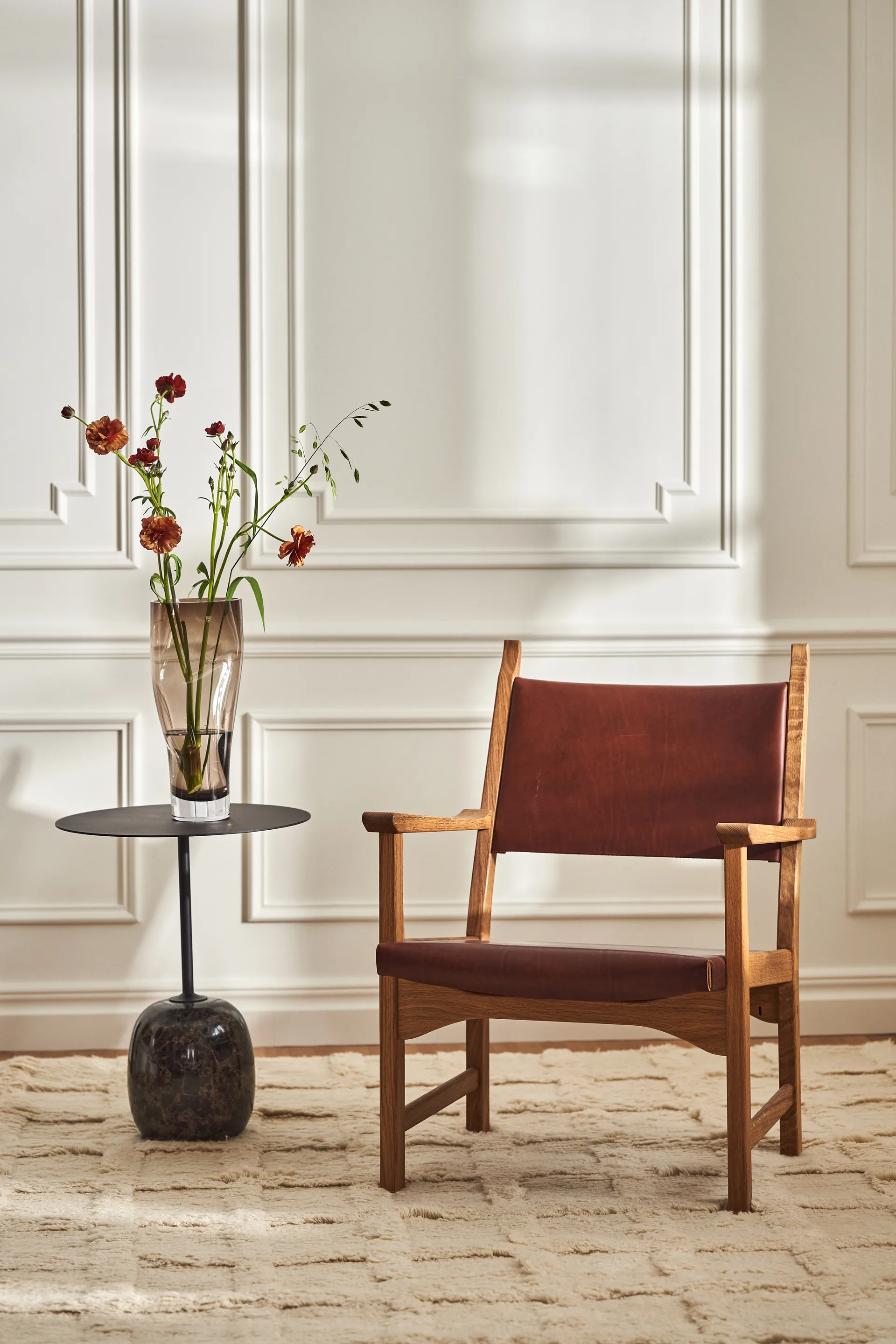 Caryngo arm chair, Oiled oak-leather red brown Swedese