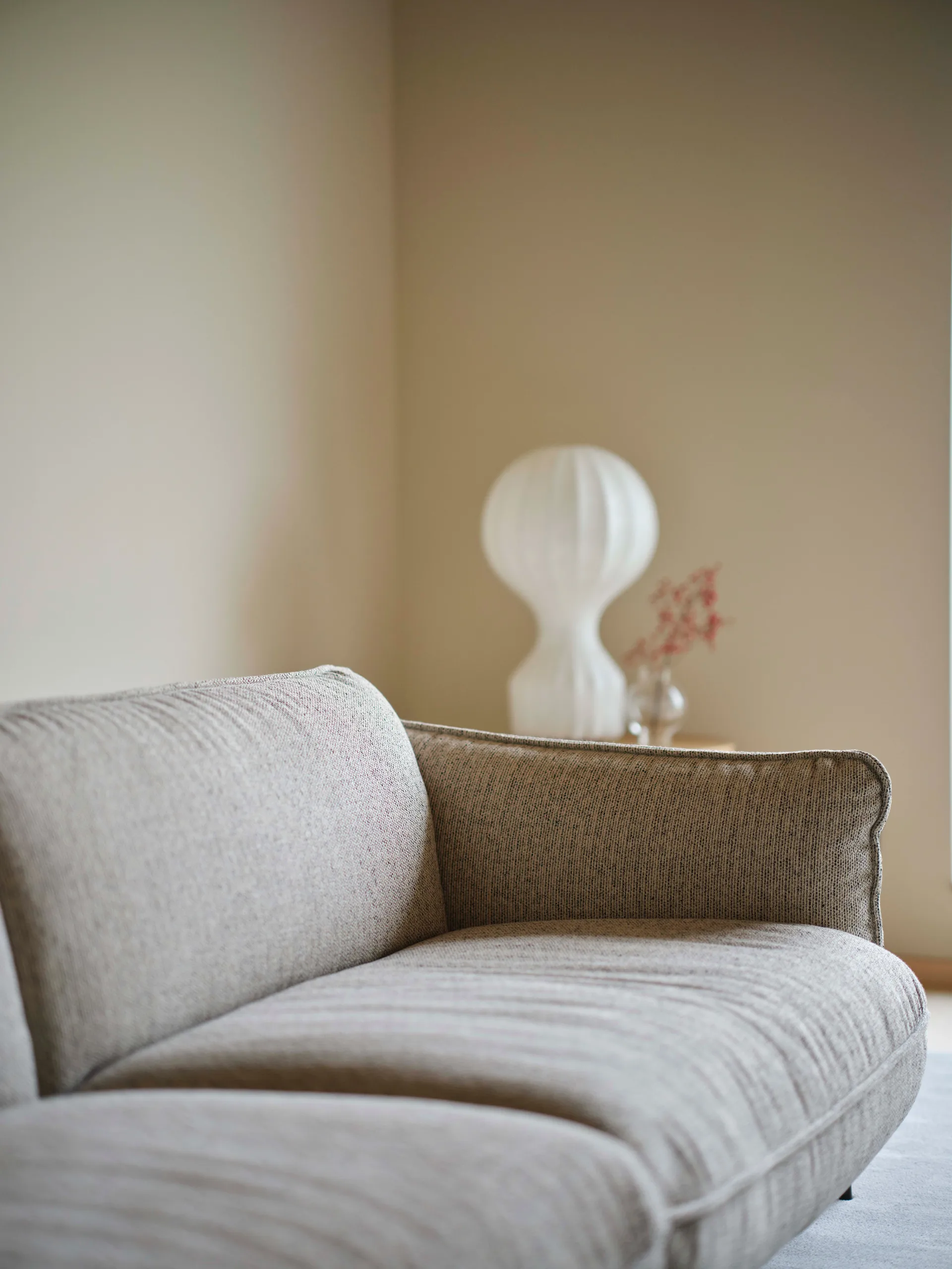 Continental sofa, Wave Sand-black lacquered steel Swedese