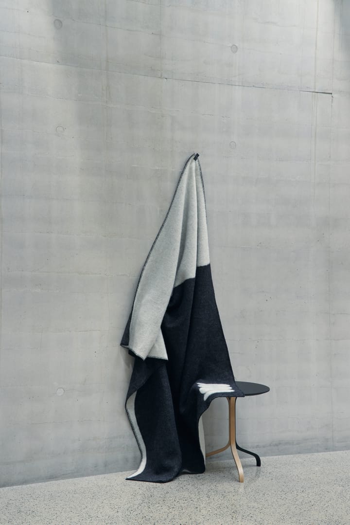 Duality plaid 130x180 cm, Black-light grey Swedese