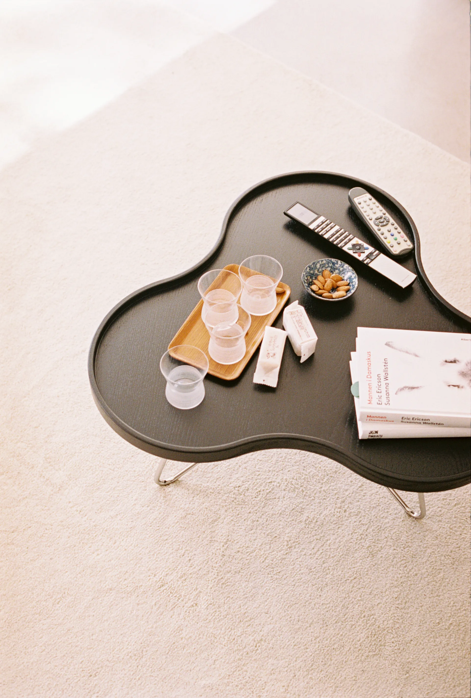 Flower mono table 84x90 cm, H45 cm Ash black glazed Swedese