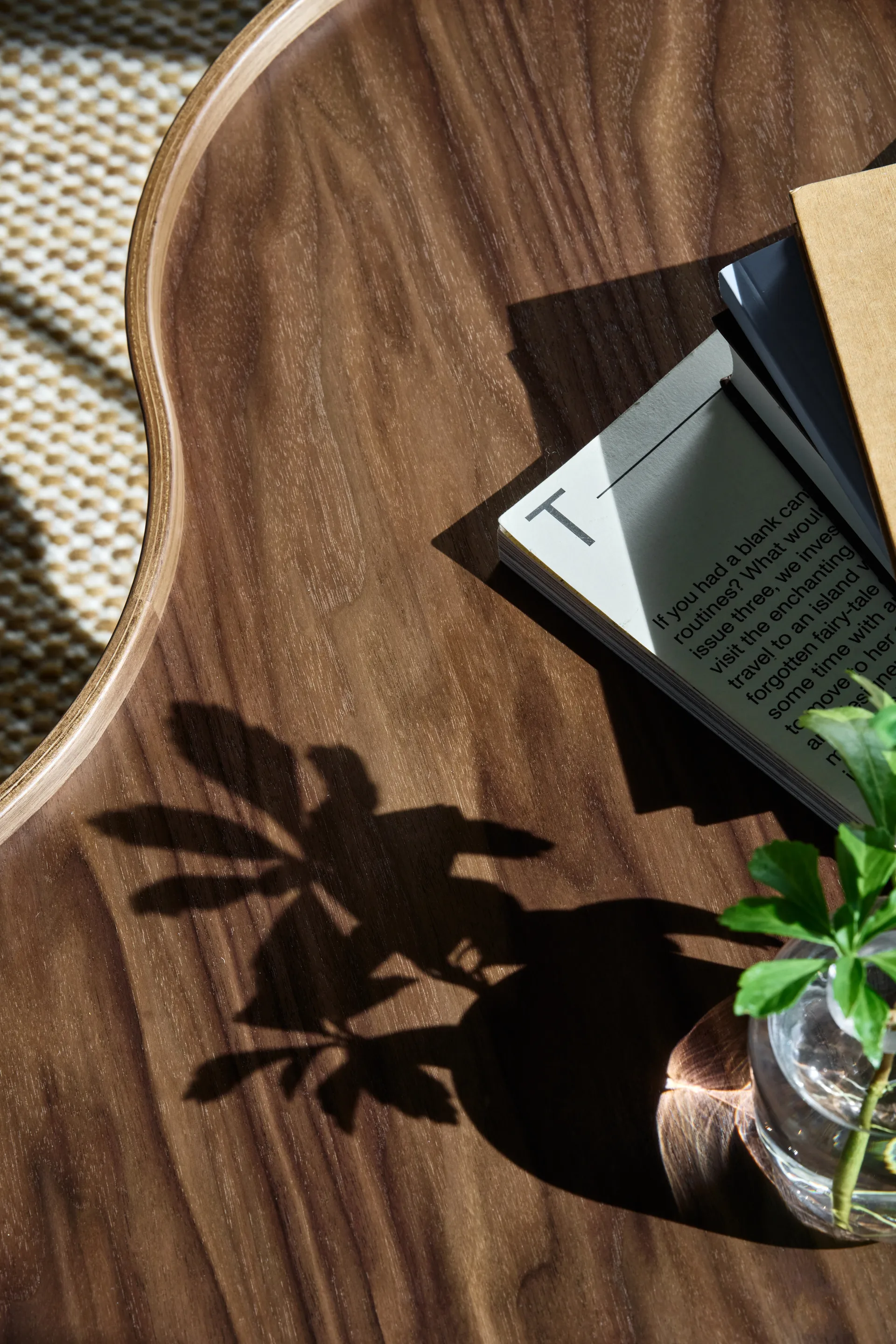 Flower mono table Special Edition 107x114 cm, H39 cm-lacquered walnut-chromed steel Swedese