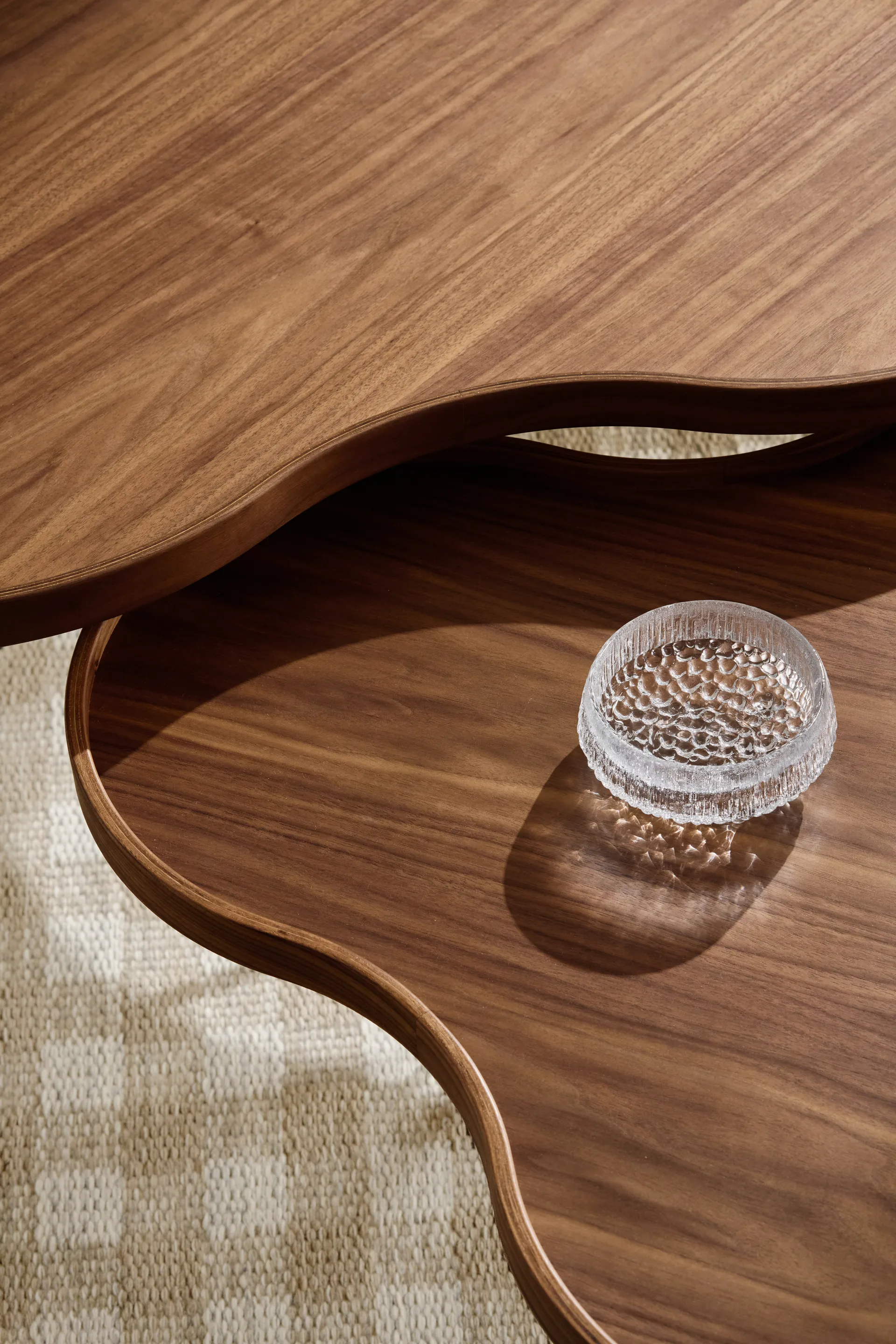 Flower mono table Special Edition 84x90 cm, H39 cm-lacquered walnut-black lacquered steel Swedese