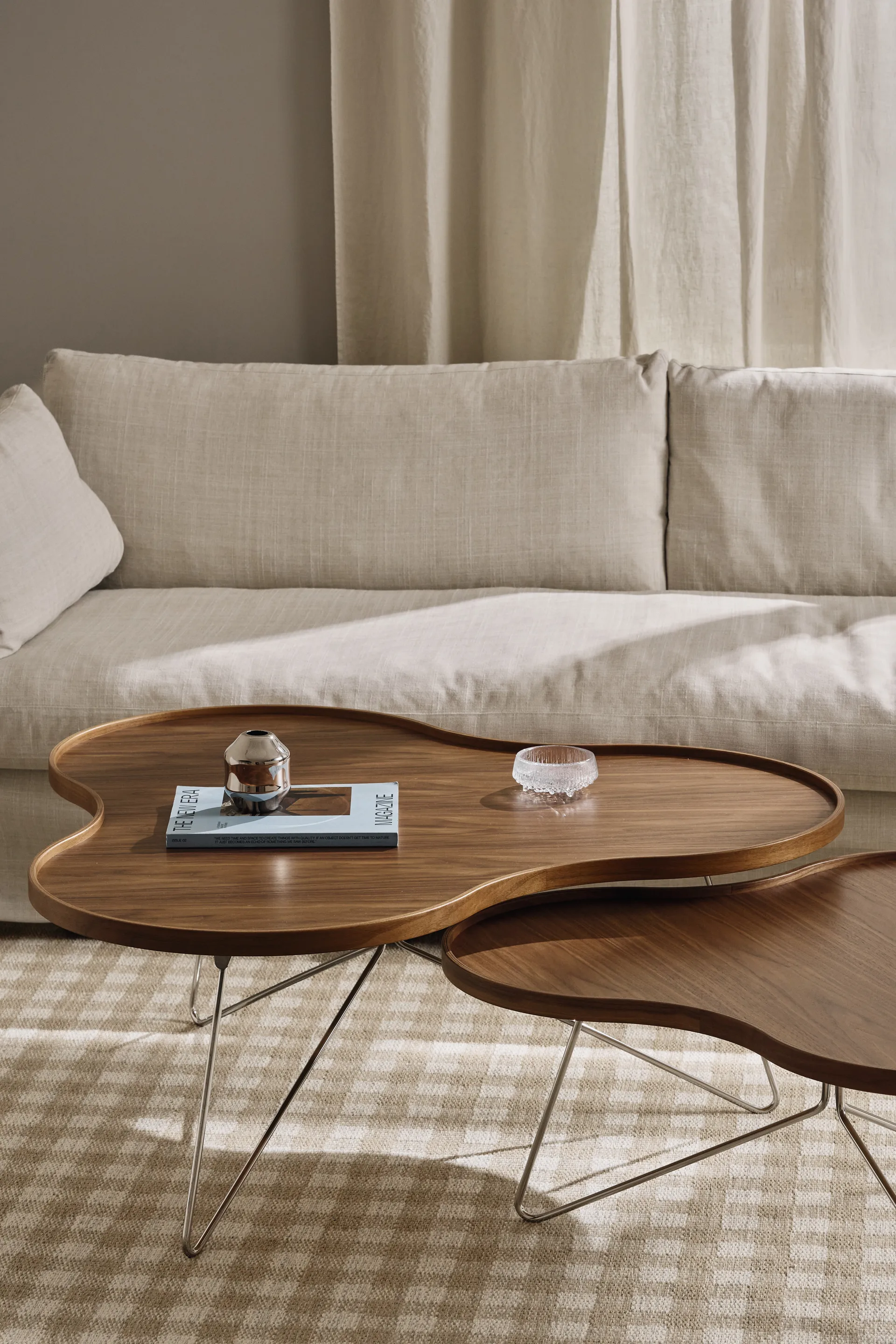 Flower mono table Special Edition 84x90 cm, H39 cm-lacquered walnut-chromed steel Swedese