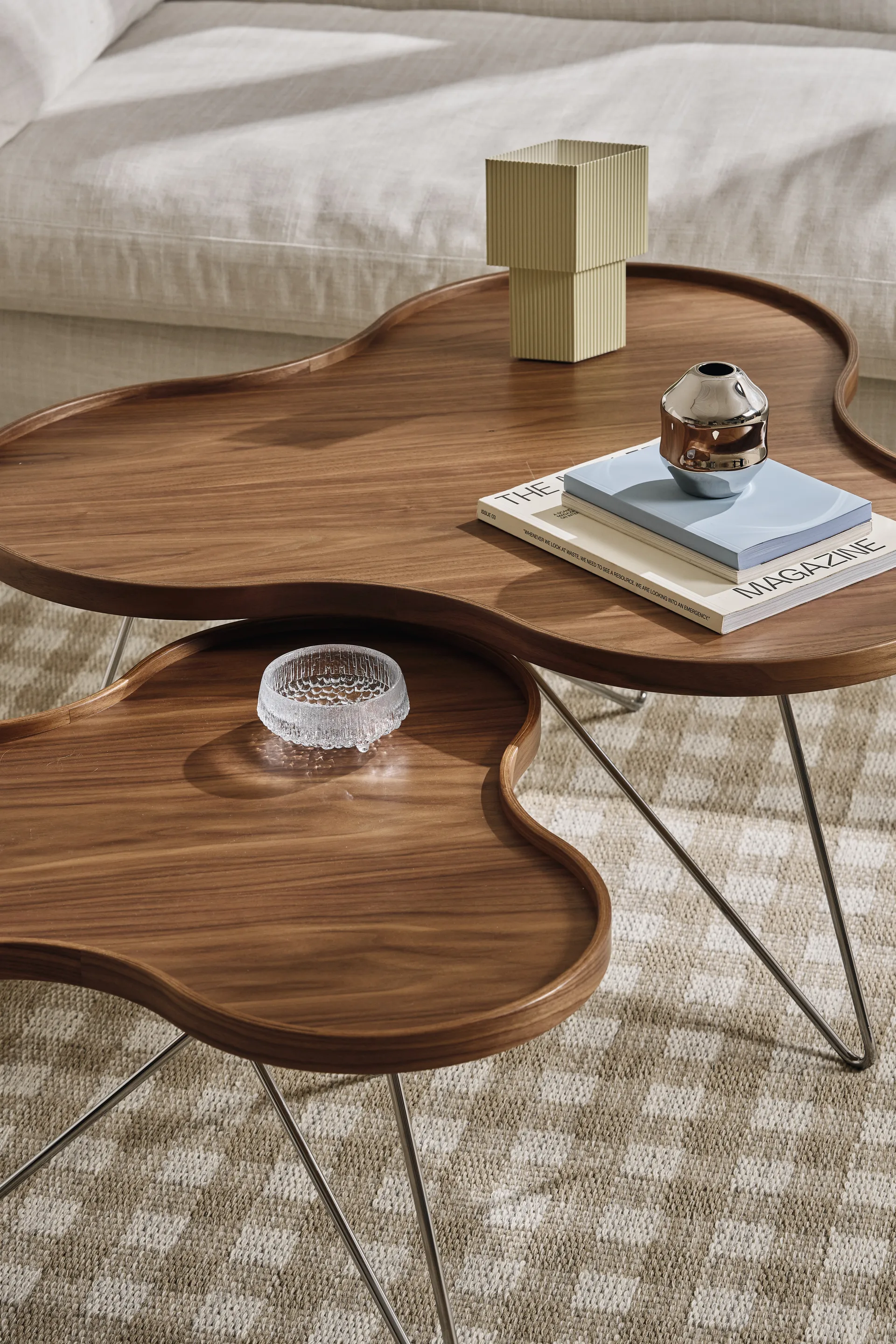 Flower mono table Special Edition 84x90 cm, H45 cm-lacquered walnut-chromed steel Swedese