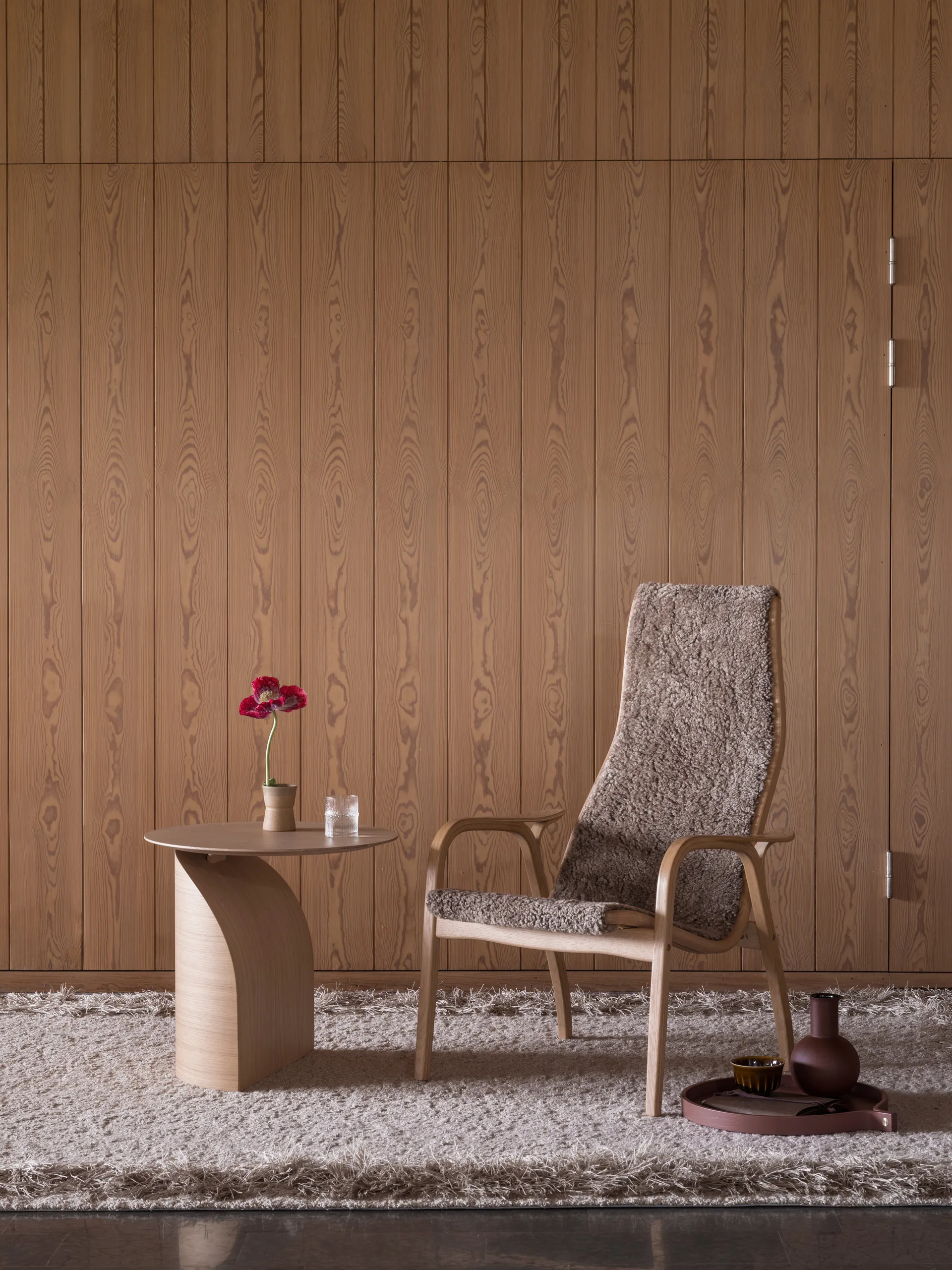 Lamino arm chair laquered beech/sheep skin, Moonlight (beige) Swedese