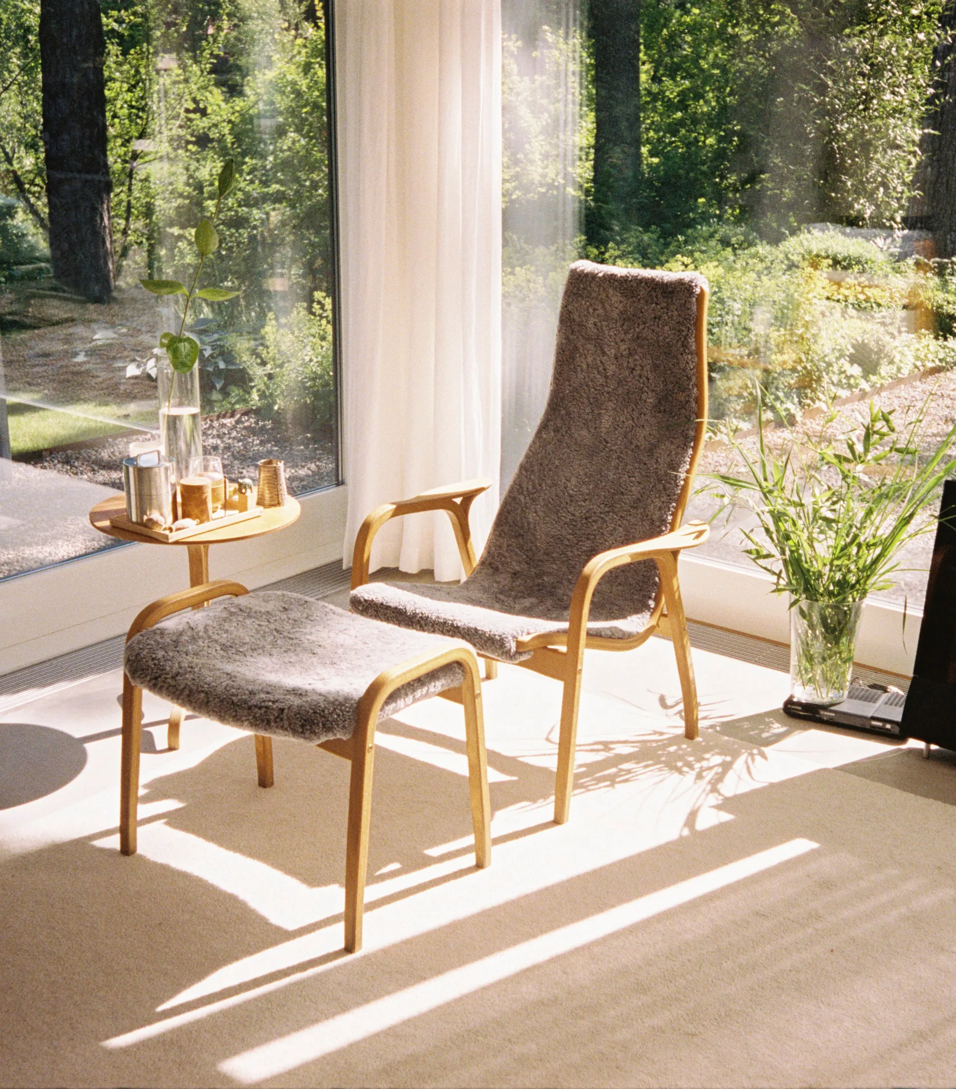 Lamino armchair and footstool oiled oak/sheepskin, Sahara (nougat-brown) Swedese