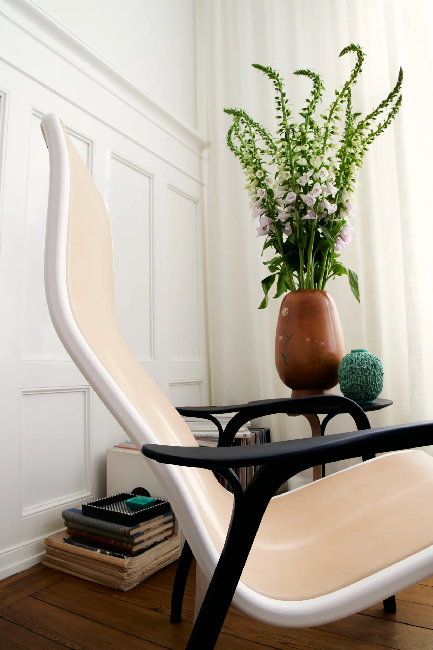 Lamino Duality easy chair, Black washed Swedese