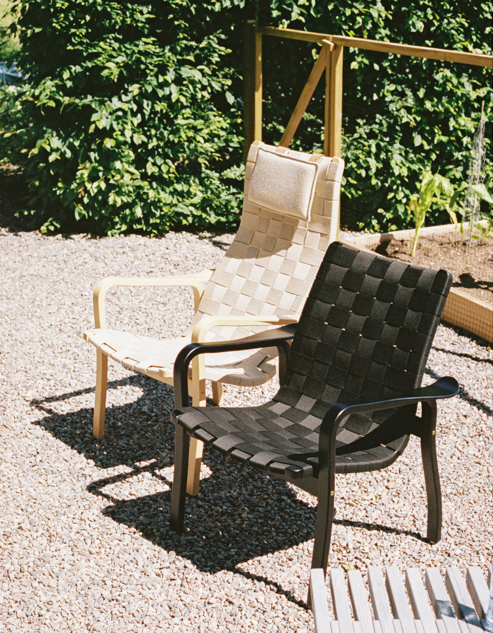 Primo arm chair high with neck cushion laquered beech, Natural Swedese