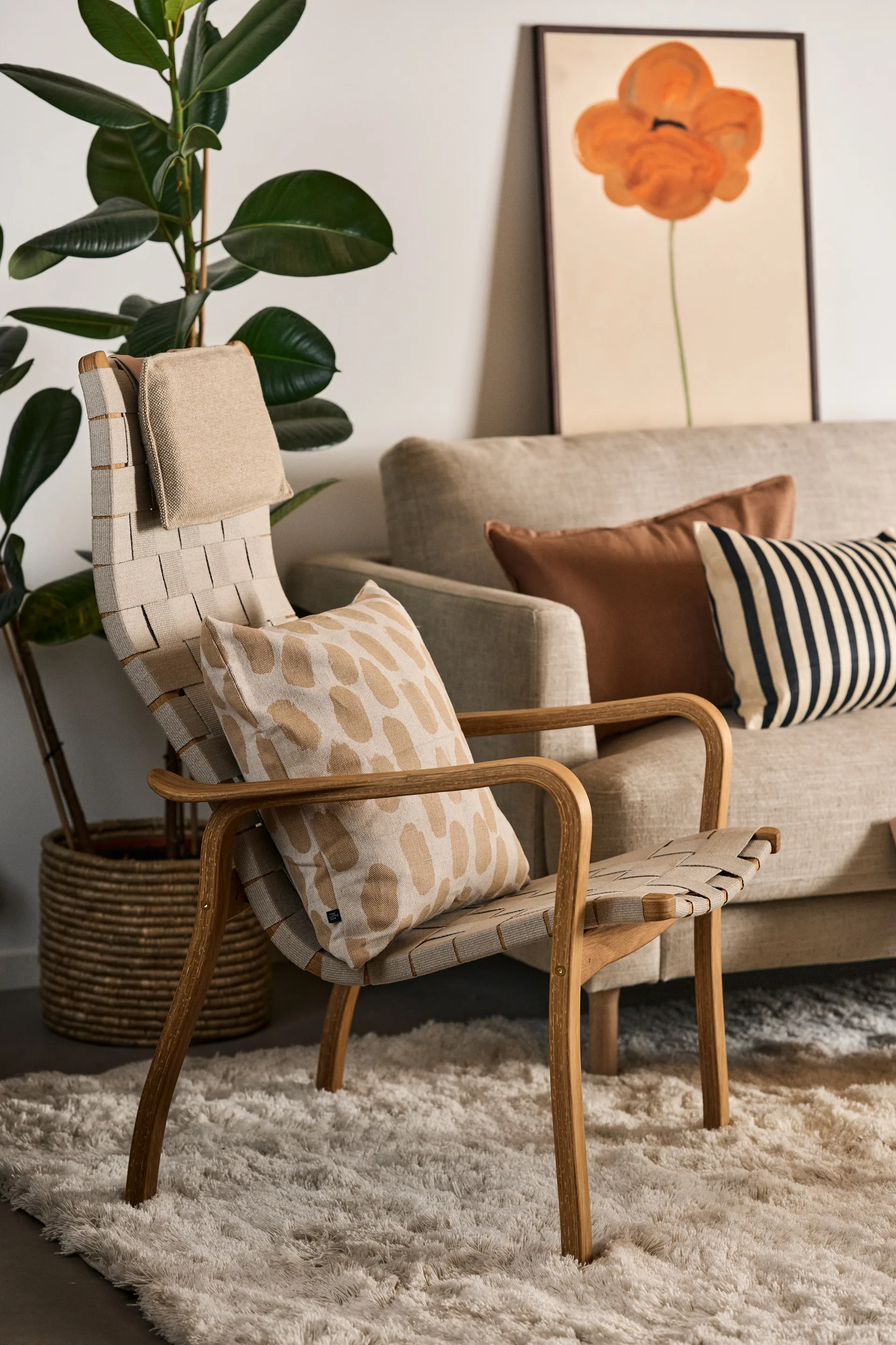 Primo arm chair high with neck cushion oiled oak, Natural Swedese