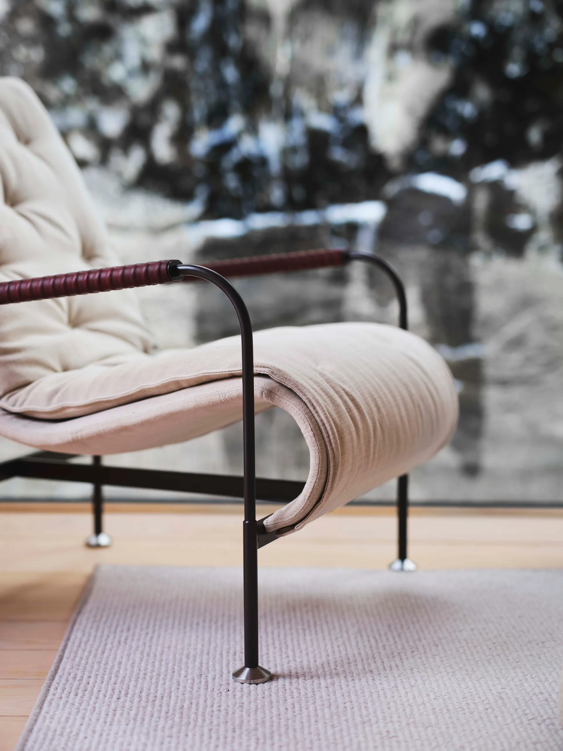 Serpentine armchair, Sheepskin Espresso dark brown Swedese