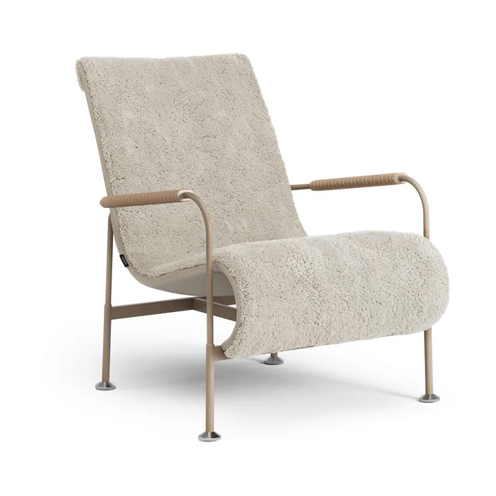 Serpentine armchair - Sheepskin Moonlight-nutmeg-Tärnsjö Nature - Swedese