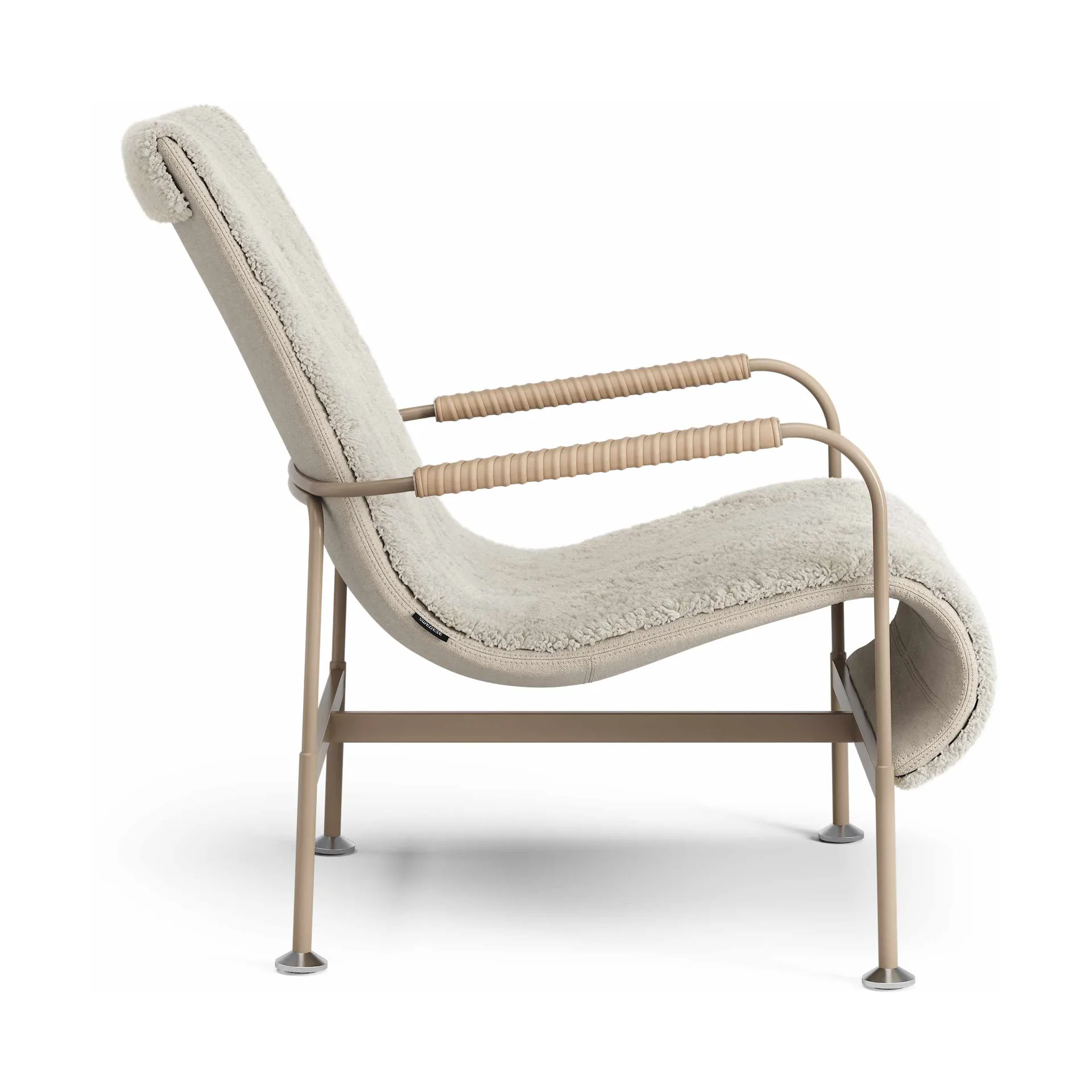 Serpentine armchair, Sheepskin Moonlight-nutmeg-Tärnsjö Nature Swedese