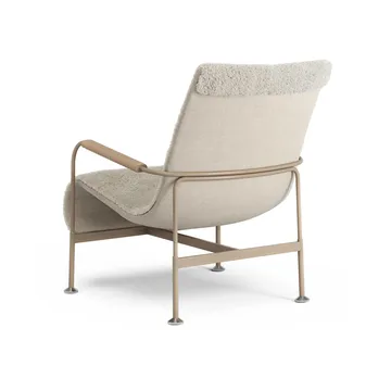 Serpentine armchair - Sheepskin Moonlight-nutmeg-Tärnsjö Nature - Swedese