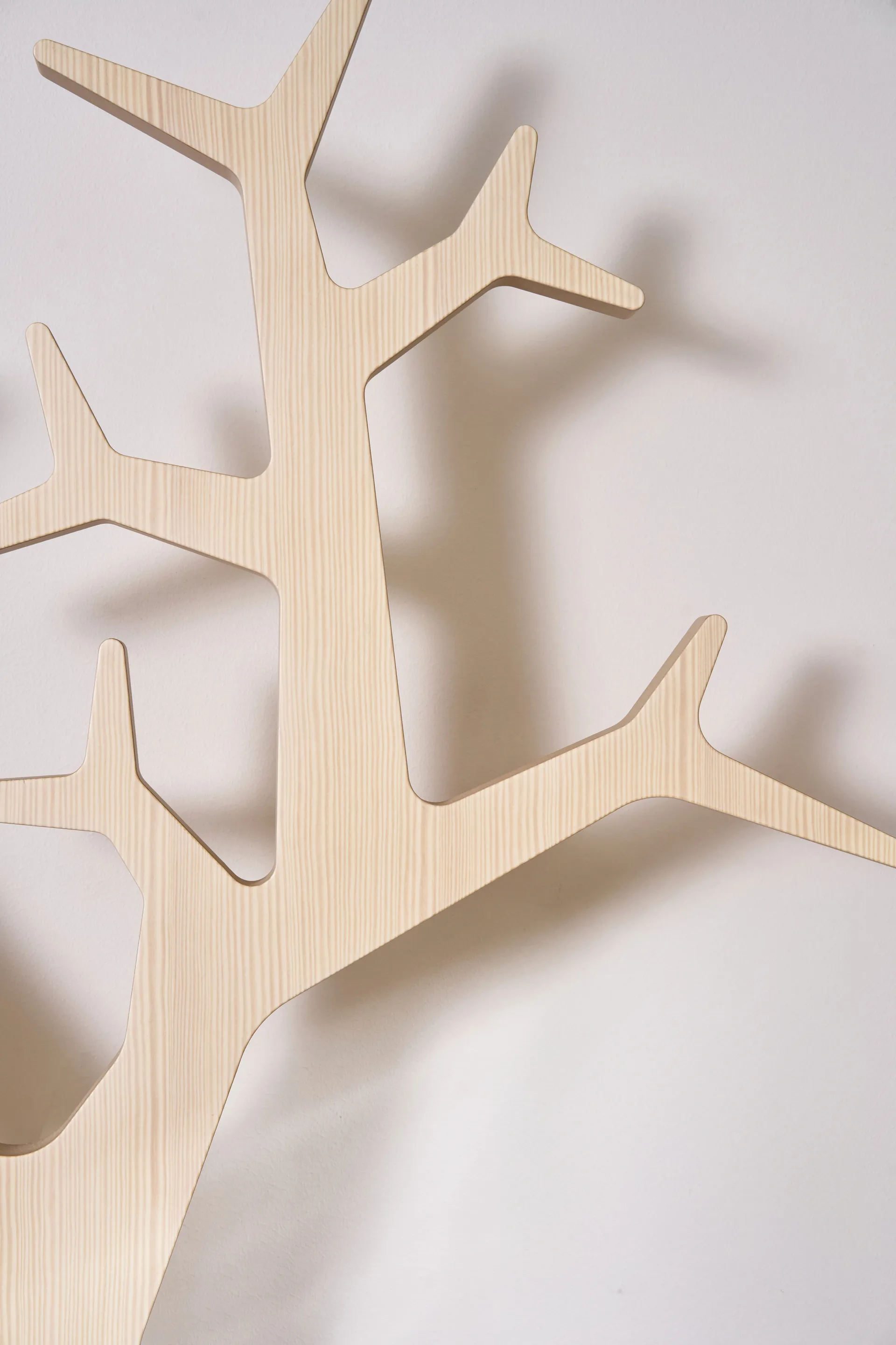 Tree wall wall-mounted coat rack Special Edition 194 cm, White pigmented pine Swedese
