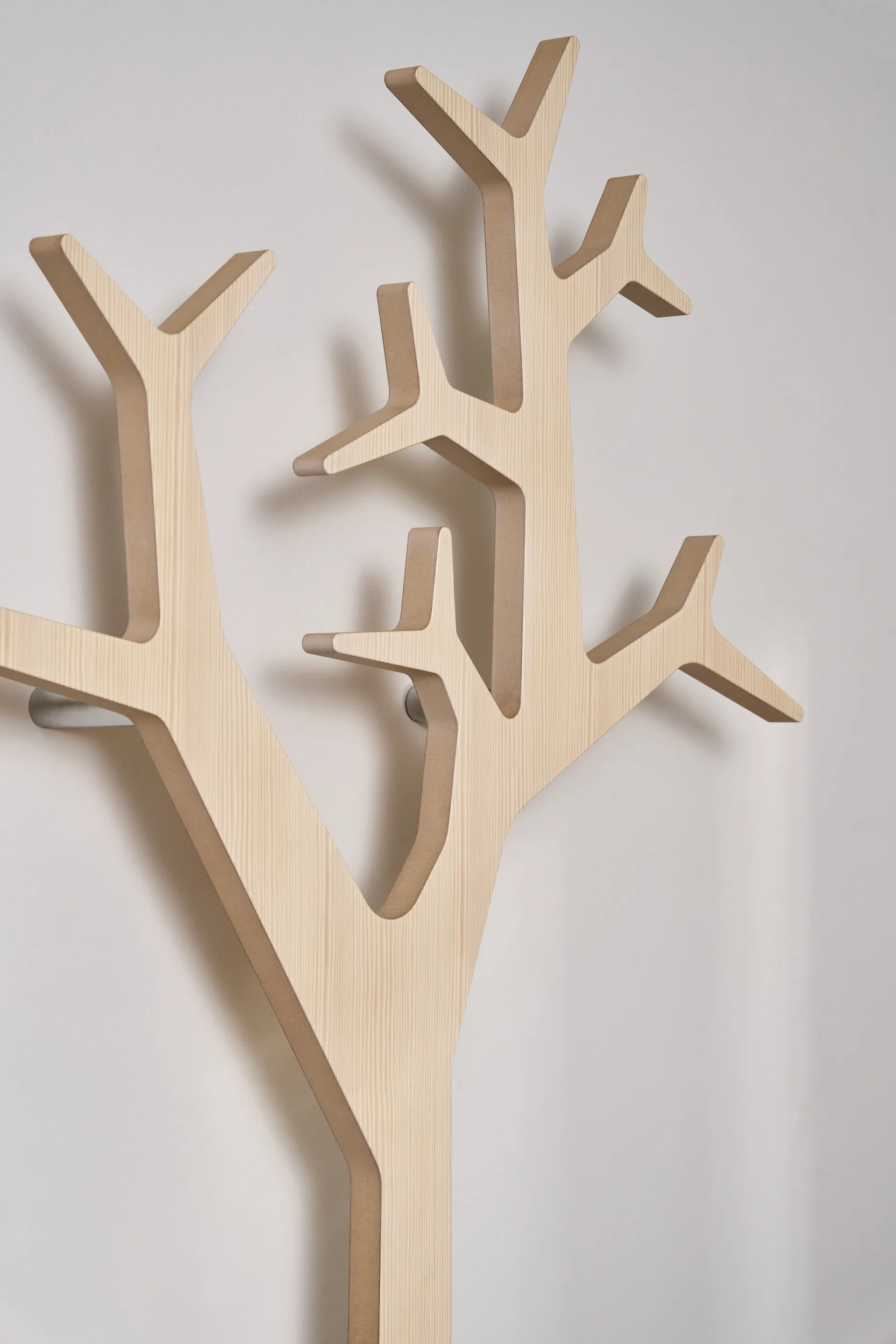 Tree wall wall-mounted coat rack Special Edition 194 cm, White pigmented pine Swedese