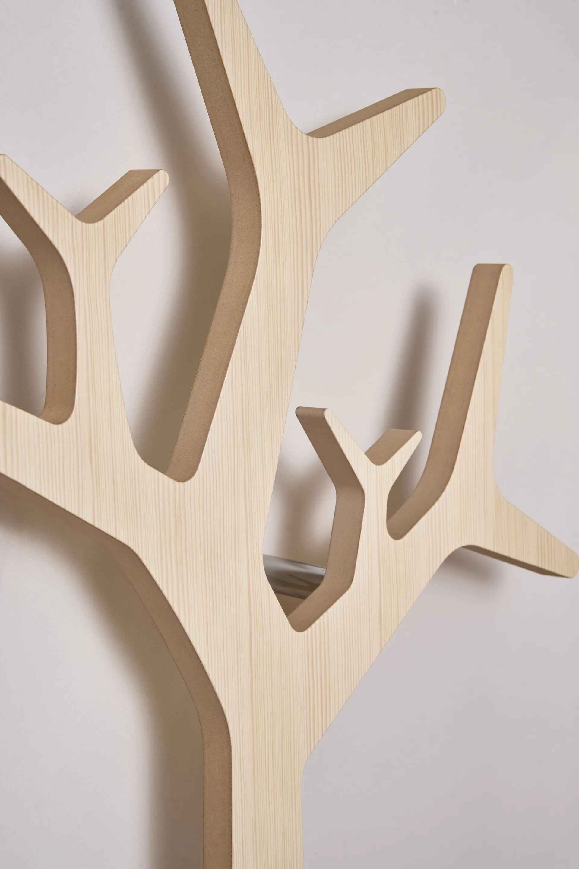 Tree wall wall-mounted coat rack Special Edition 194 cm, White pigmented pine Swedese