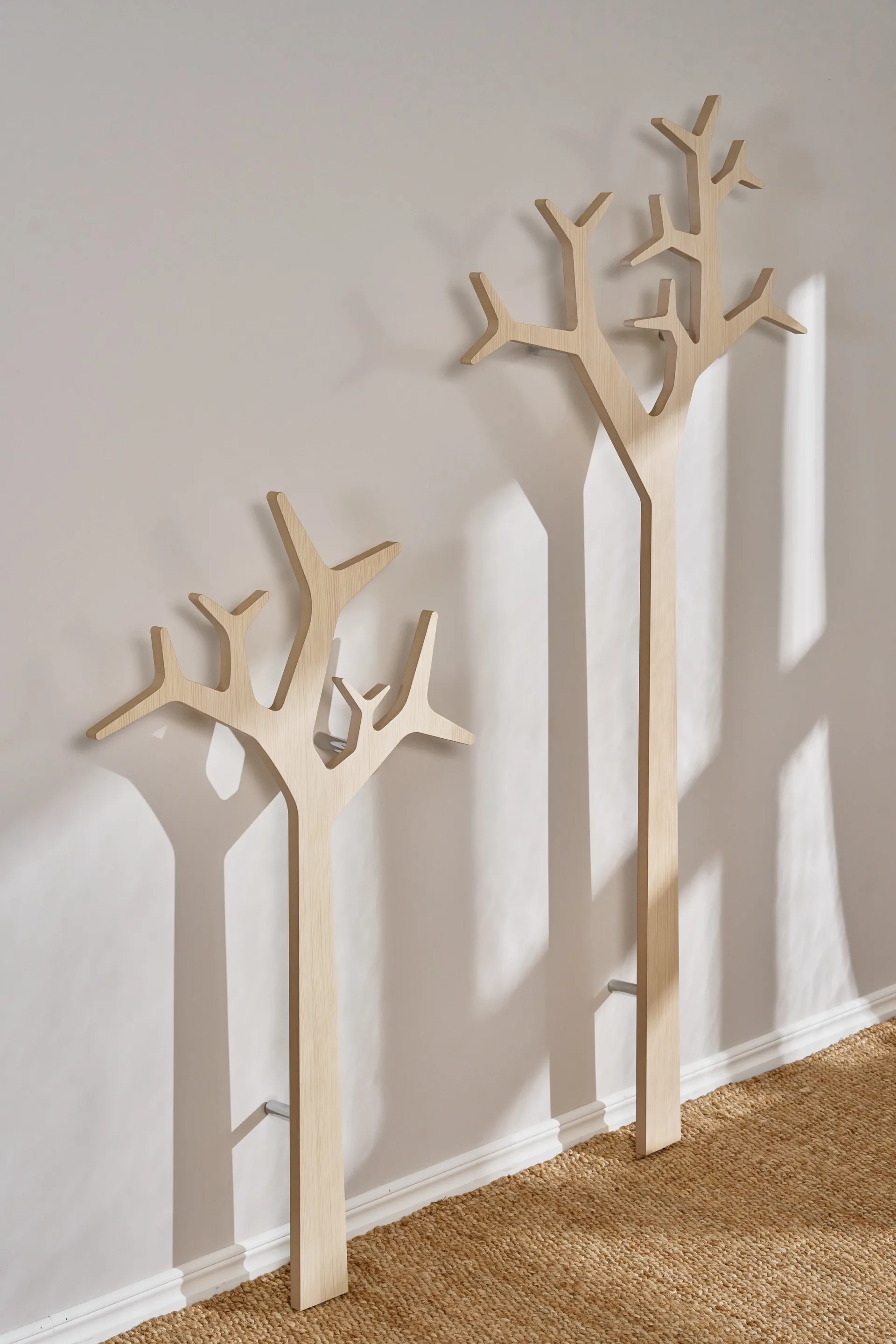 Tree wall wall-mounted coat rack Special Edition 194 cm, White pigmented pine Swedese