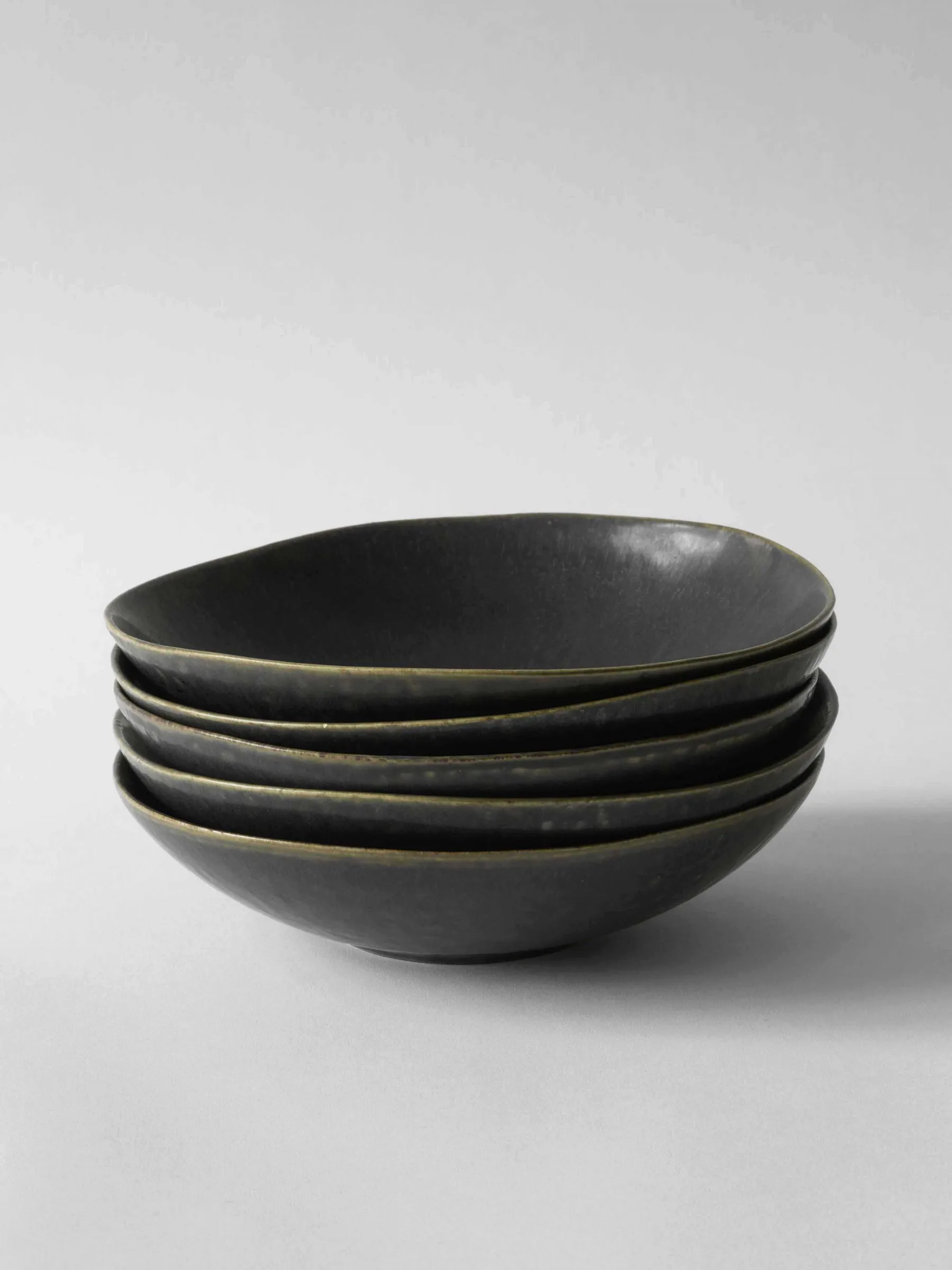 Bastia deep plate Ø22 cm, Black Tell Me More