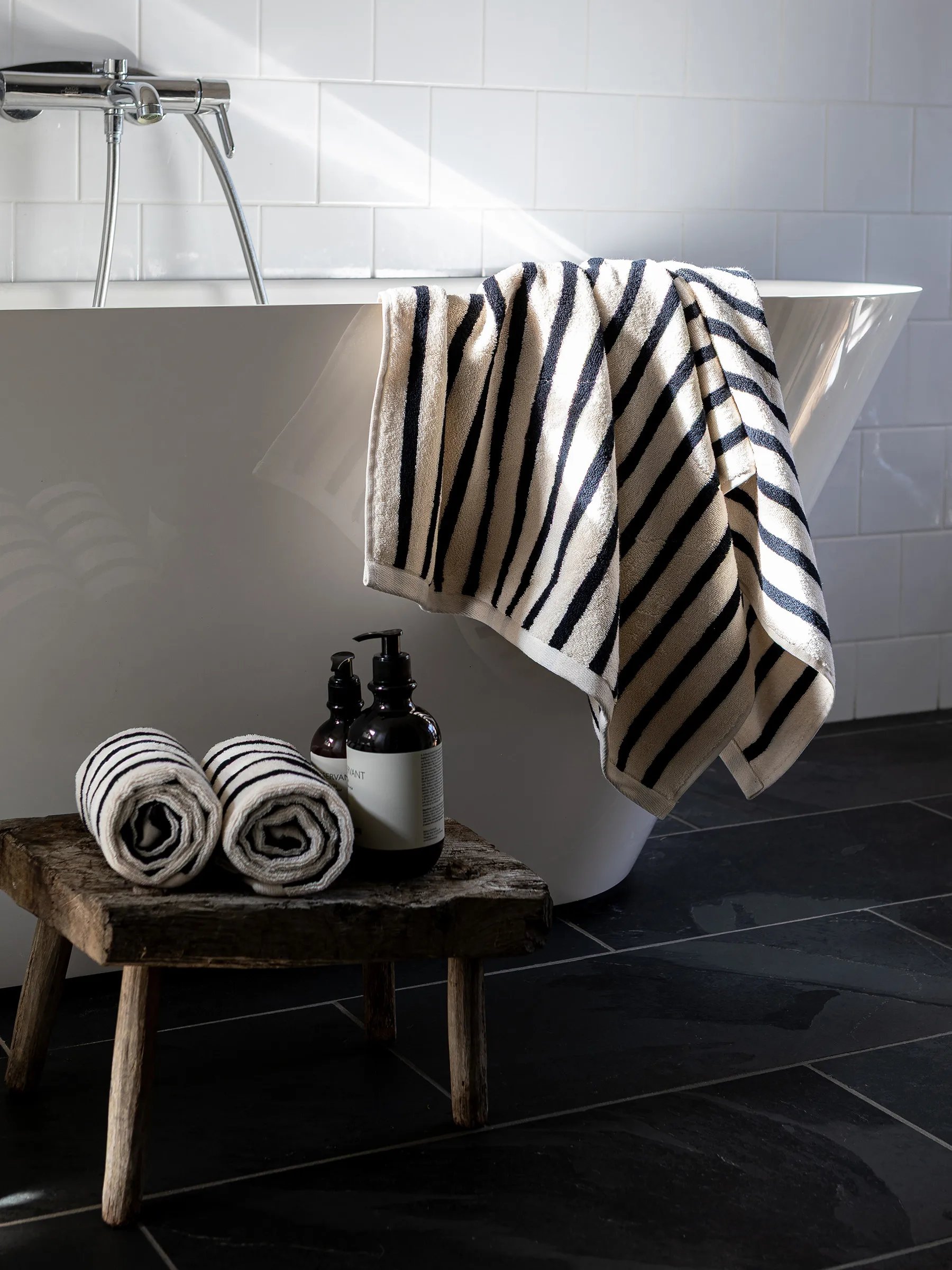 Bonnie bath towel 70x140 cm, Black Tell Me More