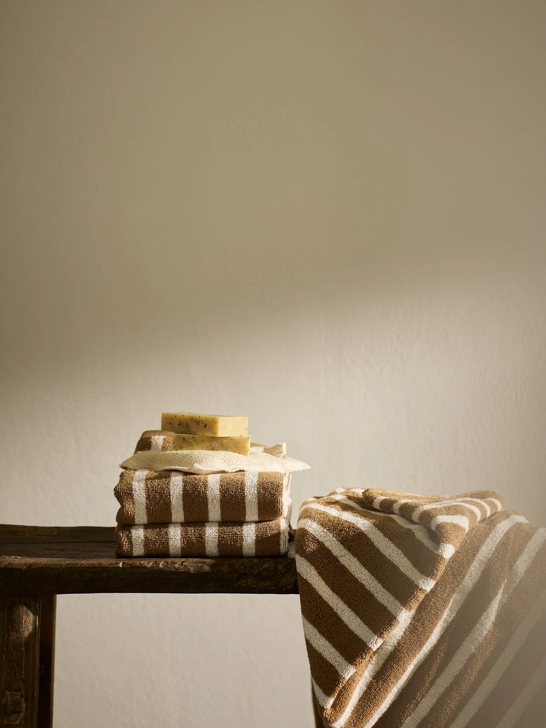 Bonnie bath towel 70x140 cm, Brown Tell Me More