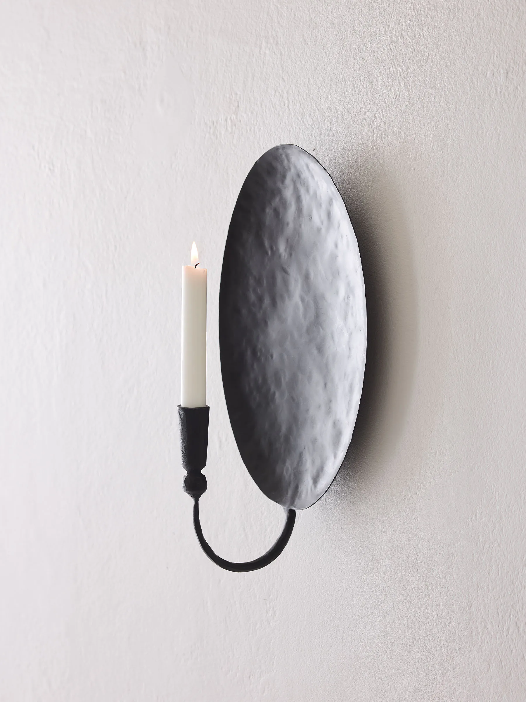 Boule wall candle holder with backplate, Black Tell Me More