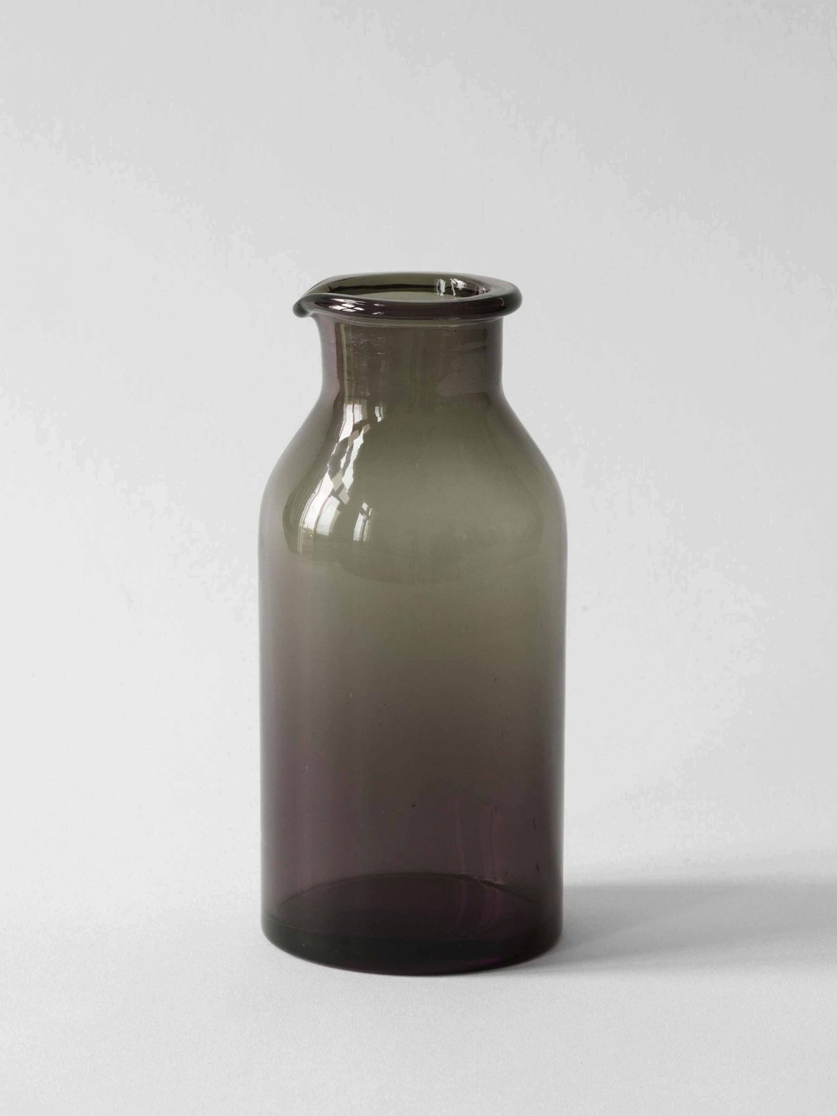 Tell Me More Ivy carafe 60 cl | Scandinavian Design | Milk jugs | Grey