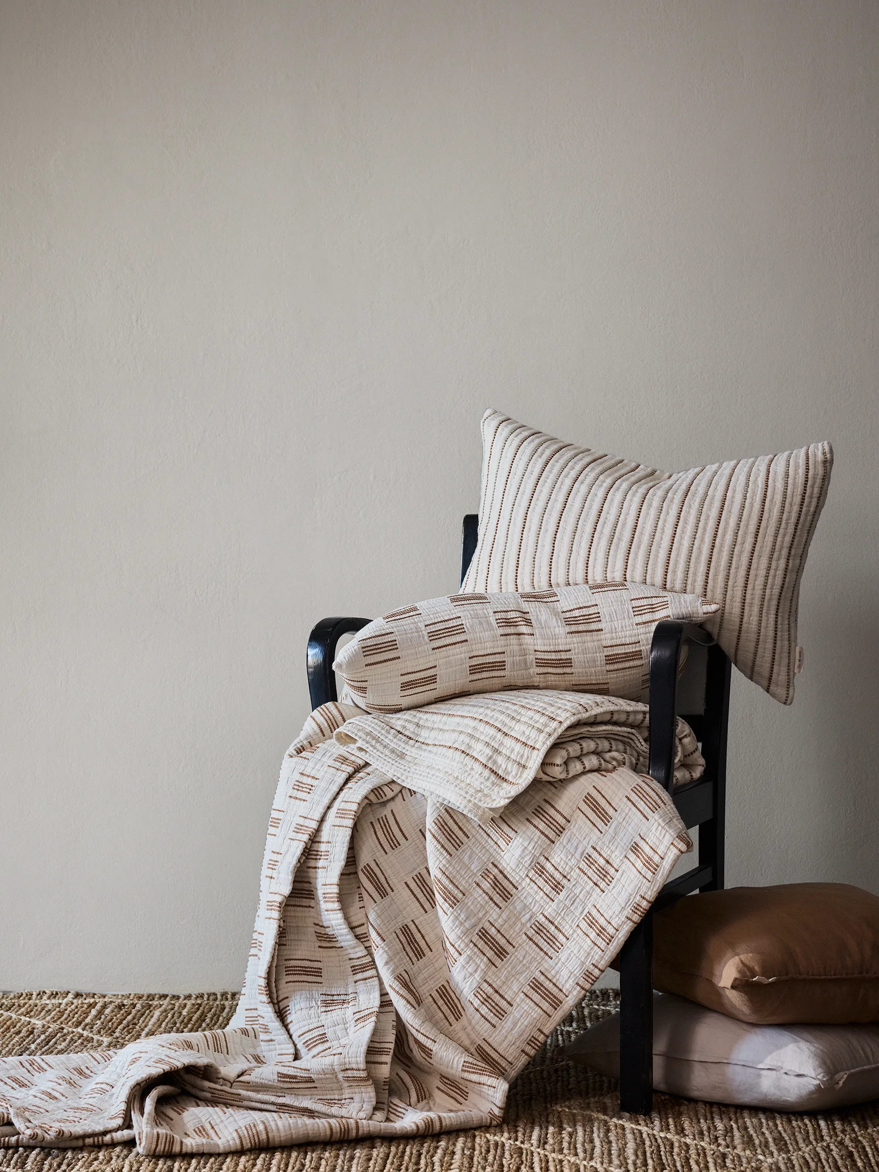 Julien bedspread 180x260 cm, Off-white-rust red Tell Me More