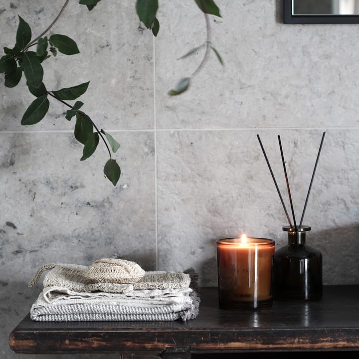 Noir scented candle 50 timmar - Fig tree - Tell Me More