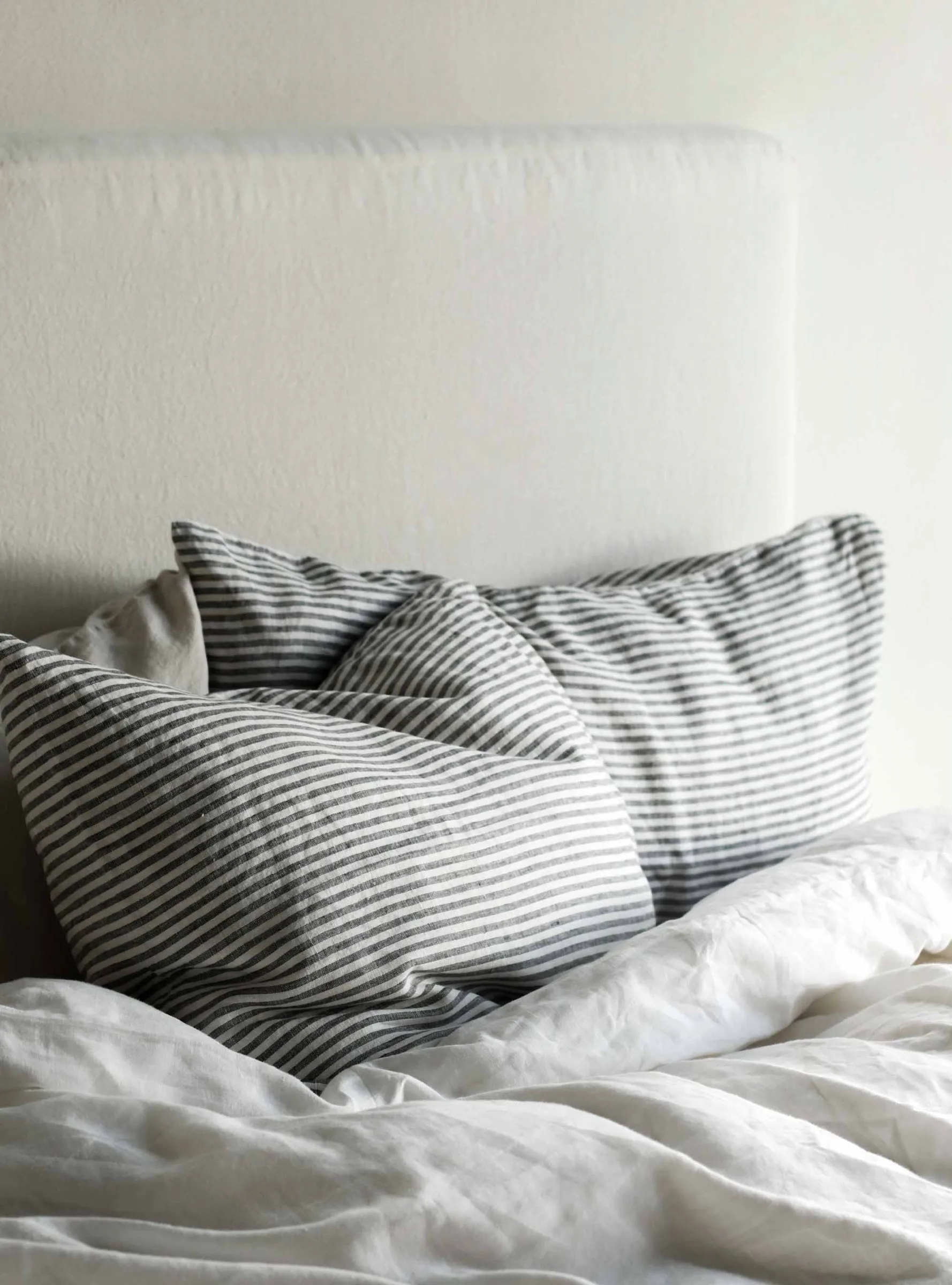 Stonewashed linen pillowcase 50x60 cm 2-pack, Grey-white Tell Me More