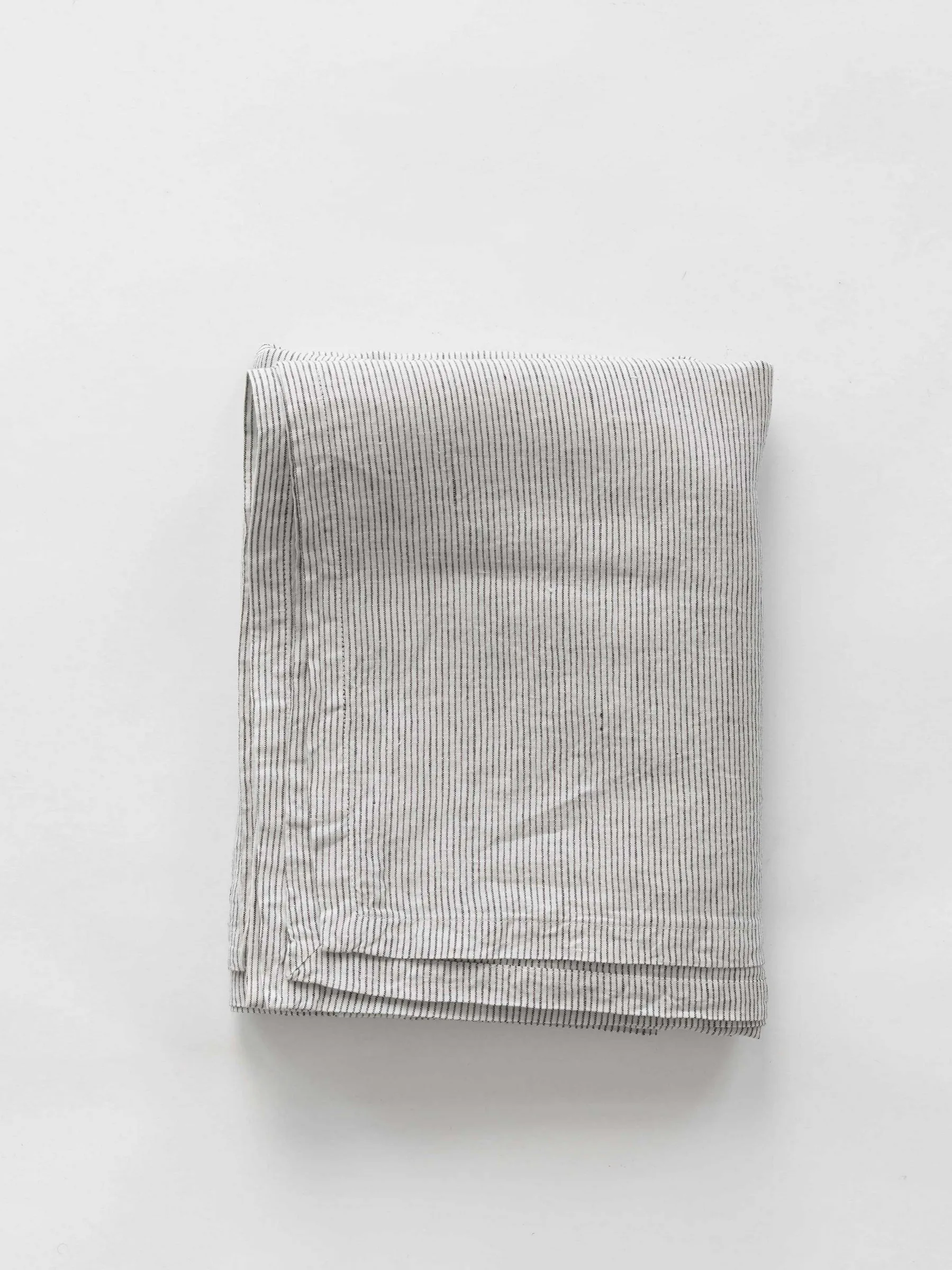 Tablecloth linen 160x330 cm, Pinestripe Tell Me More