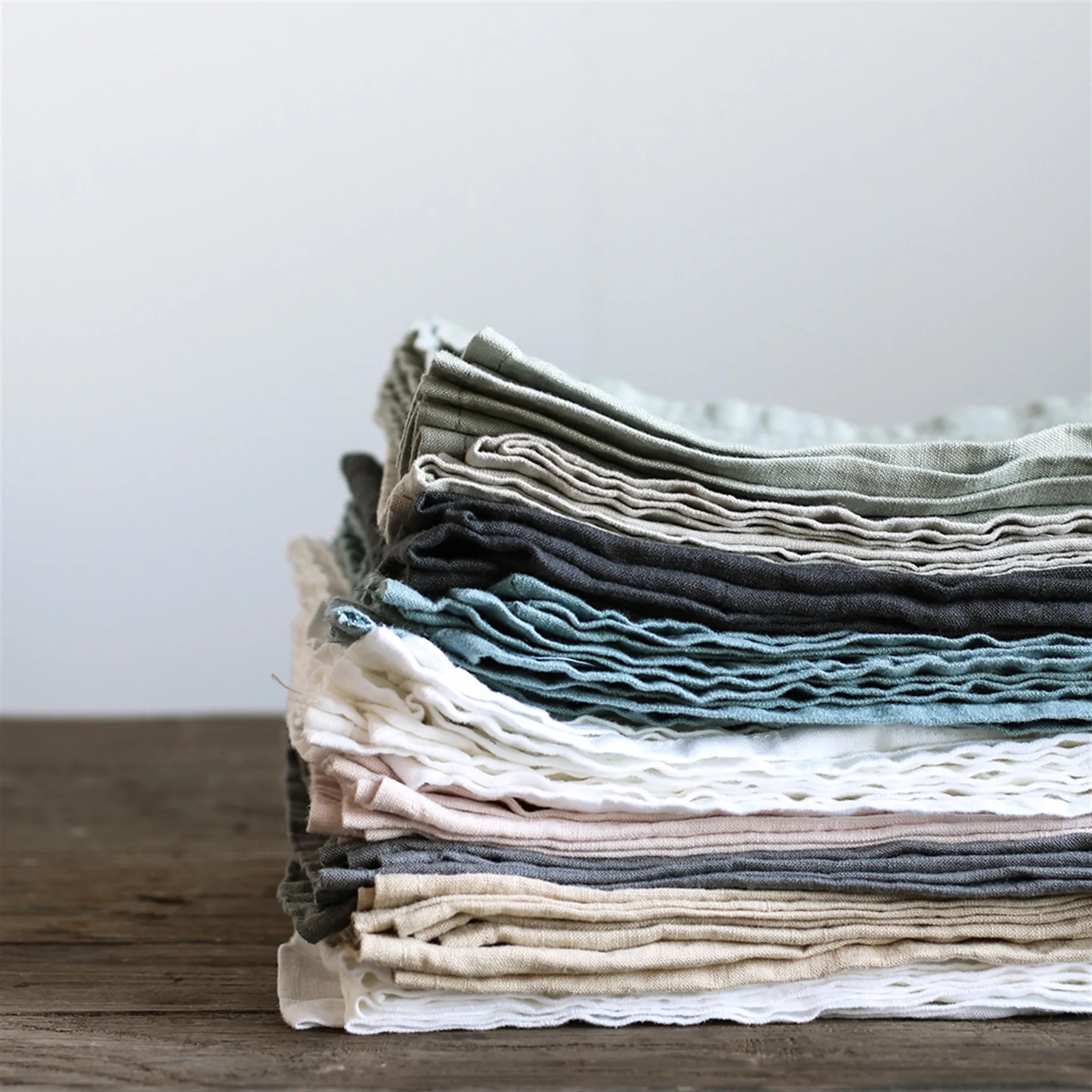 Washed linen napkin, warm grey (grey) Tell Me More