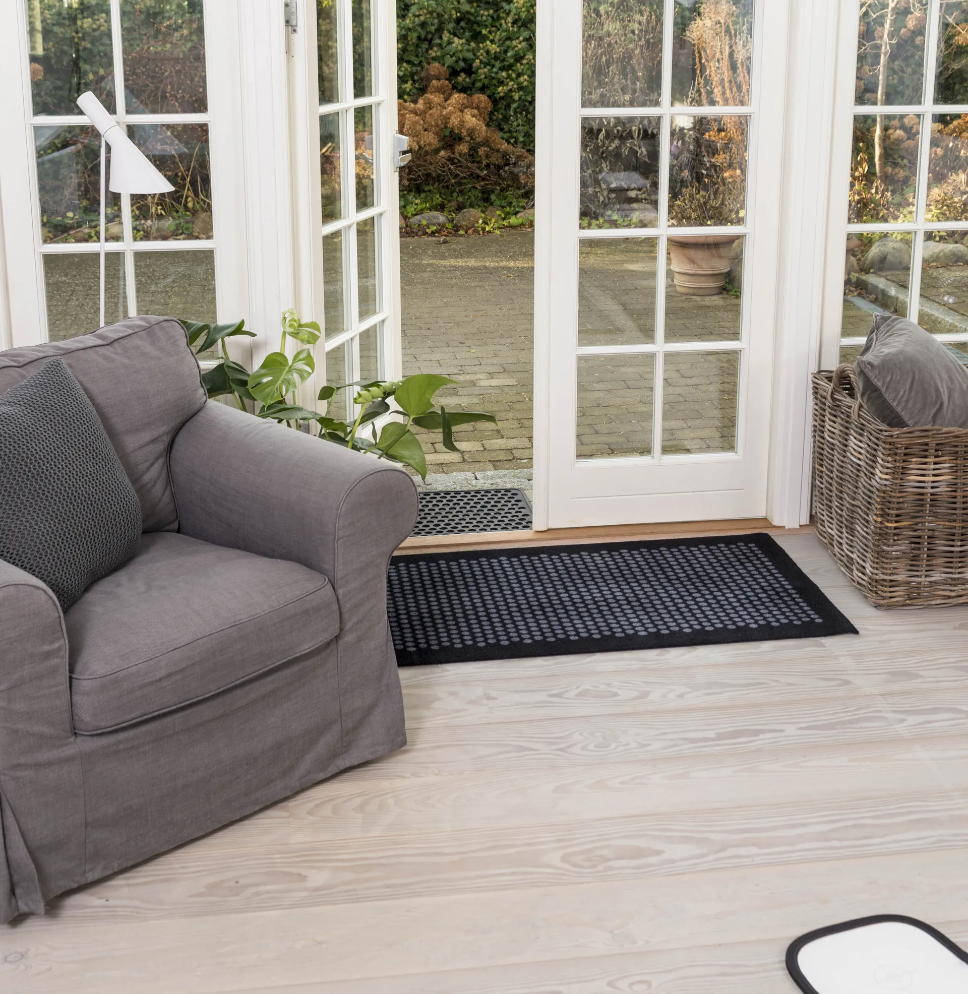 Dot doormat, Black. 60x90 cm tica copenhagen