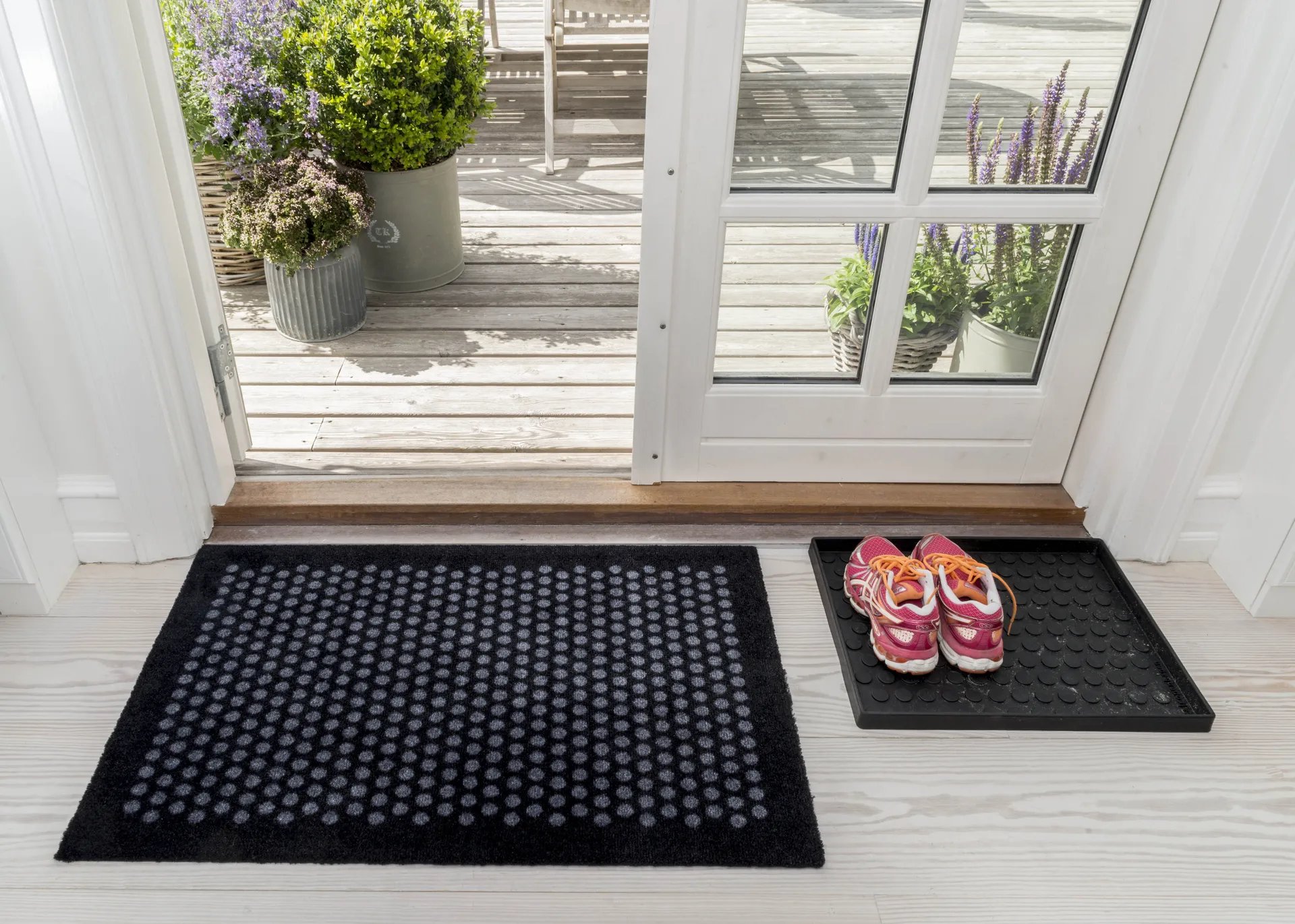 Dot doormat, Black. 60x90 cm tica copenhagen
